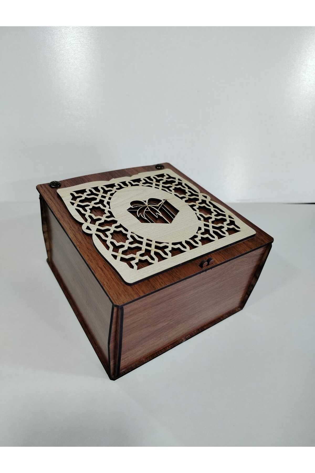 Vuslat Hediyelik KAHVERENGİ AHŞAP HEDİYE KUTUSU KREM DEKOR (15X15 CM) 9 CM YÜKSEKLİK