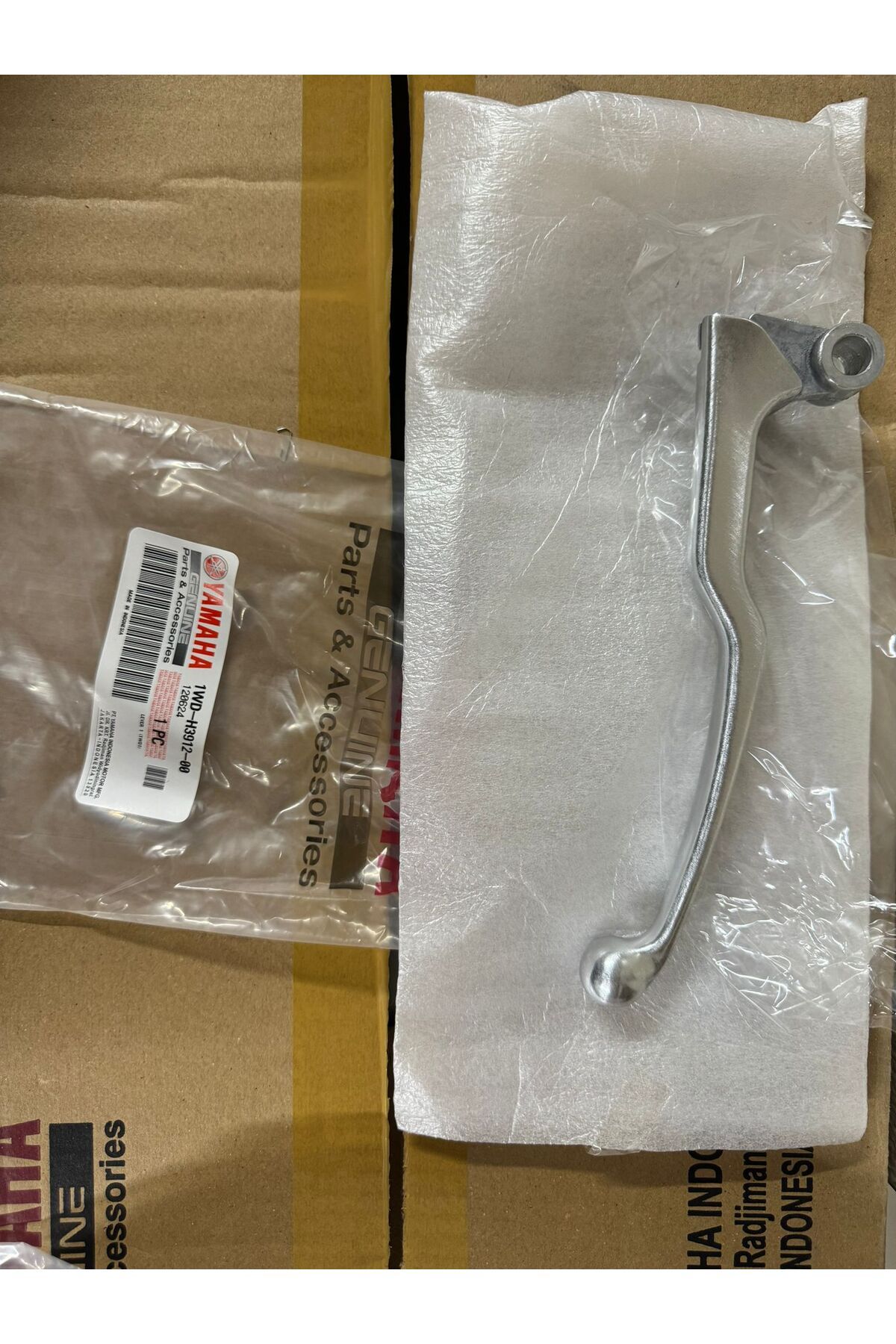 Yamaha R25 MT25 DEBRİYAJ KOLU ( SOL MANET )