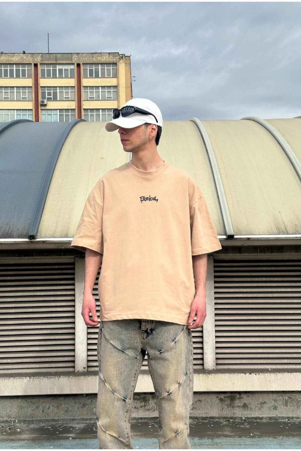 serline Minimal Nakışlı Oversize T-shirt