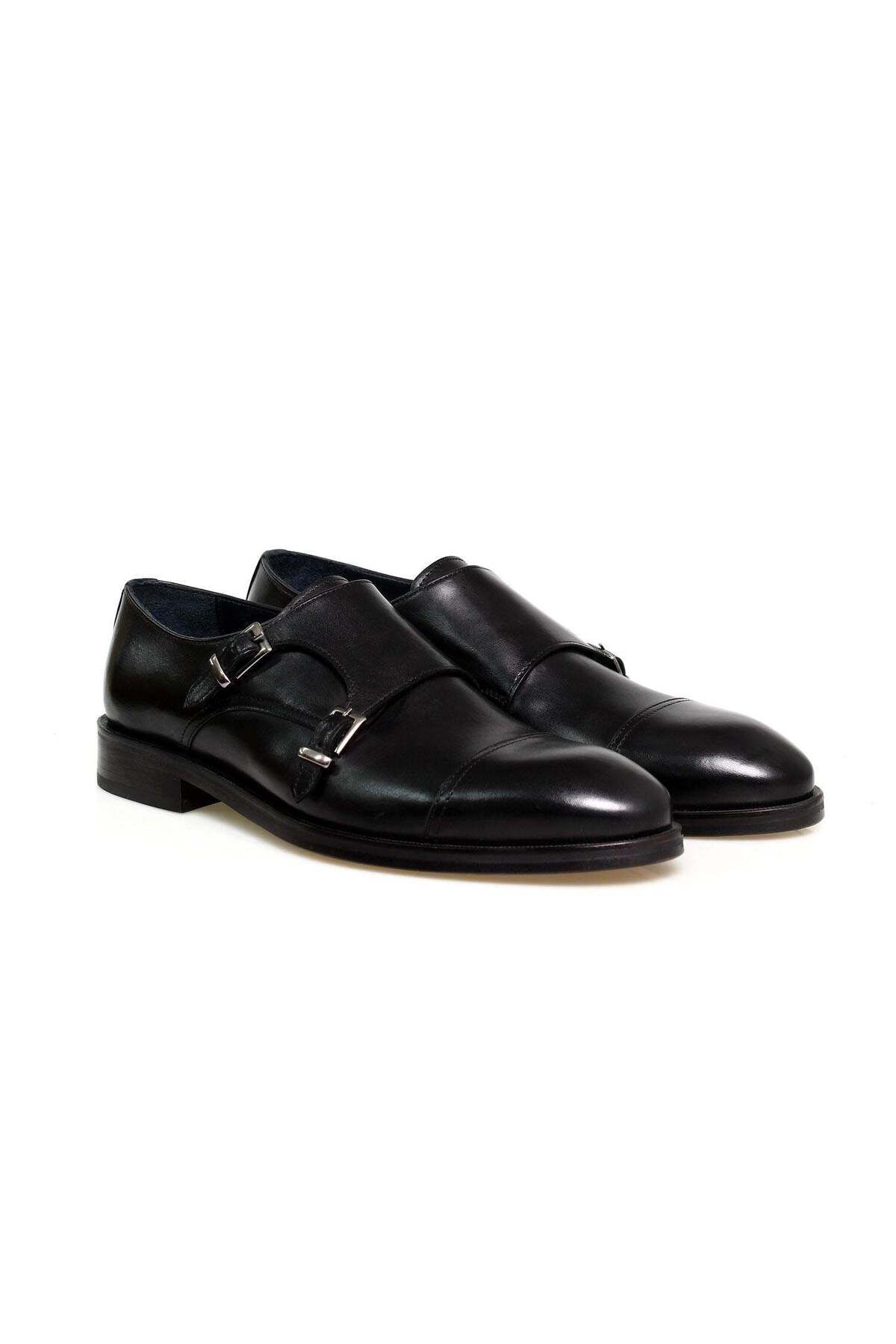 Butik SİYAH RENK BAĞCIKSIZ TOKALI HAKİKİ DERİ ERKEK AYAKKABI