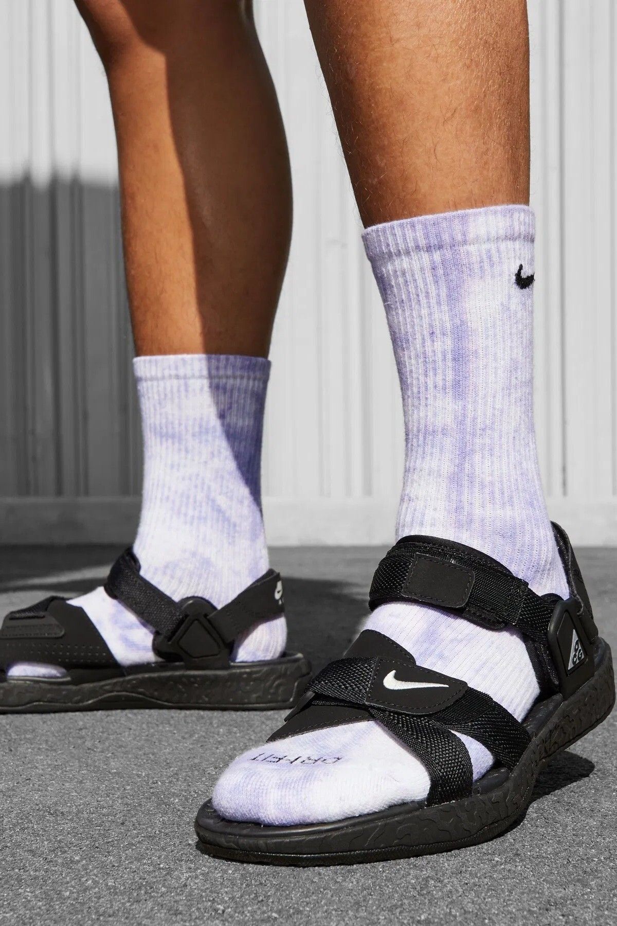 Nike ACG Air Deschutz+ City Walks to Canyon Trails Erkek Sandalet Siyah