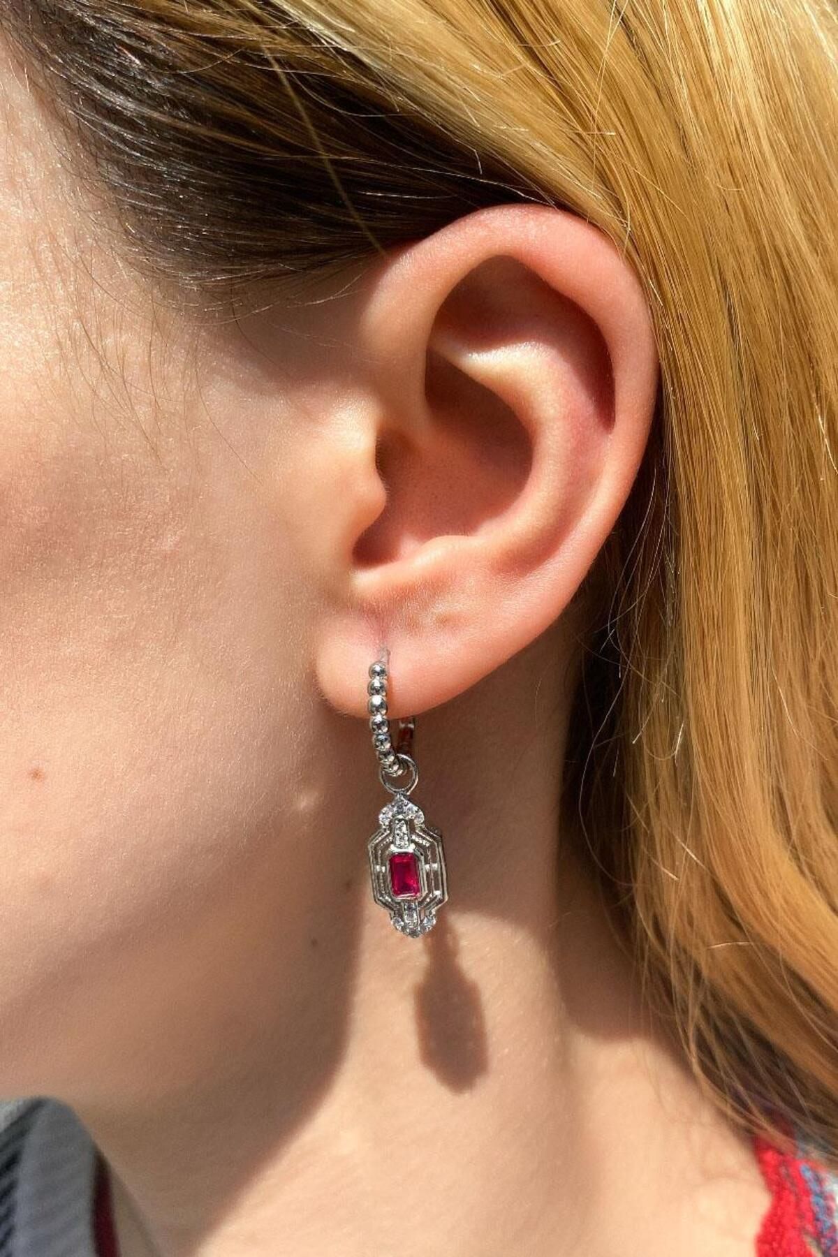 Spossy Silver Jewelry Baget Taşlı Tasarım Sallantılı Küpe