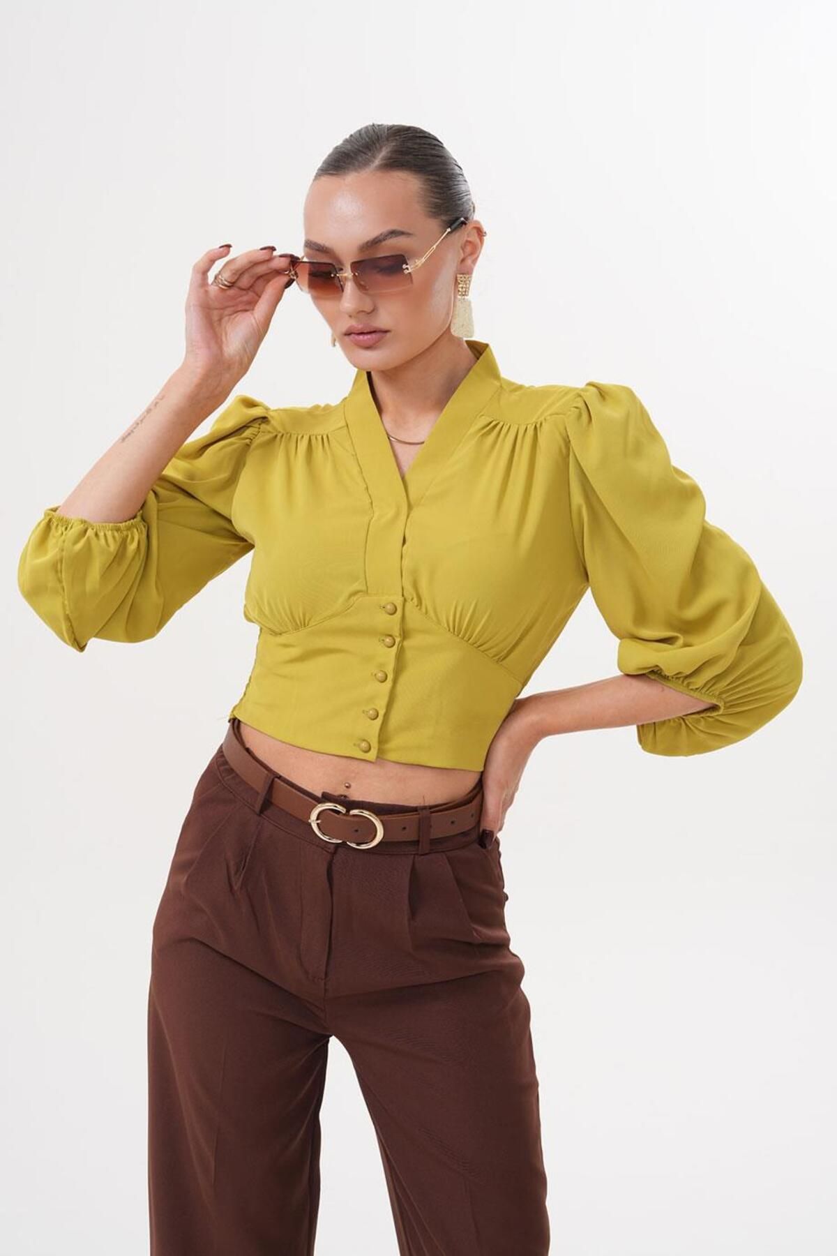 Flame İstanbul Butik Beli Korseli Gipe Detaylı Yağ Yeşili Crop Bluz AKS3450