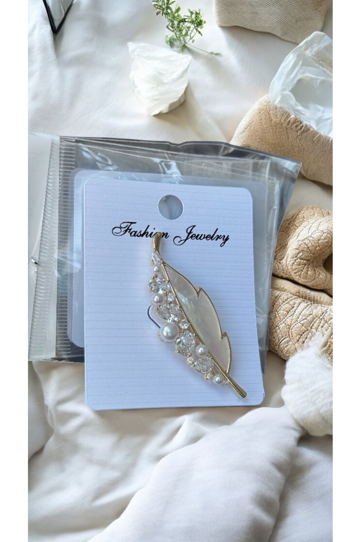 İNN JEWELLERY Kadın Broş 1.SINIF İthal VİP SERİ Yaprak Figürlü
