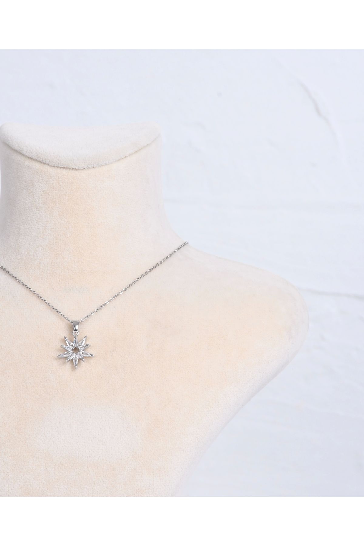 shiva accessorie Çiçek Model Silver Çelik Kolye