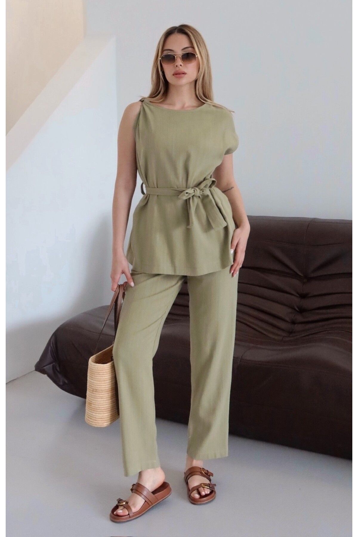 Laluvia Çağla Omzu Burgu Detaylı Bluz Pantolon Takım - 8644