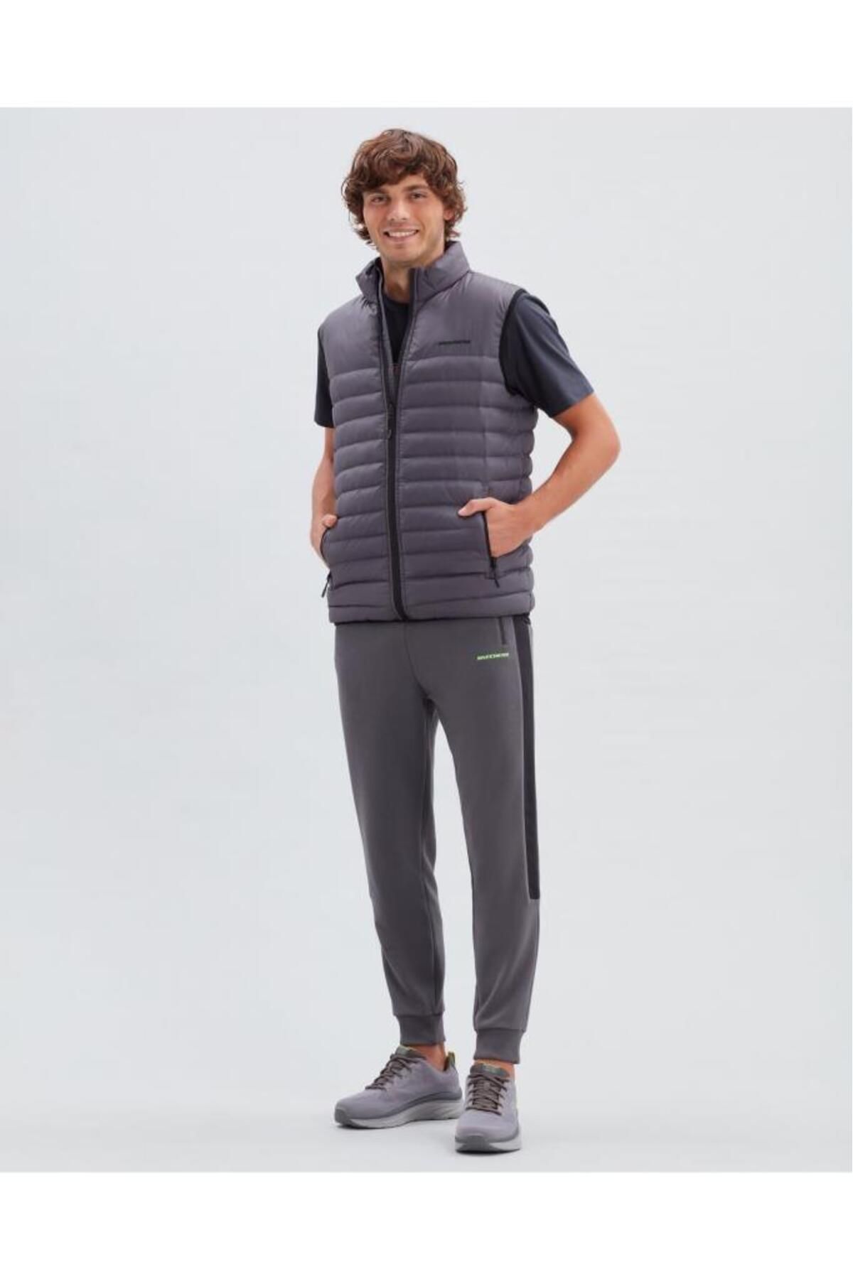 SKECHERS M Essential Vest Erkek Gri Yelek S202174 040