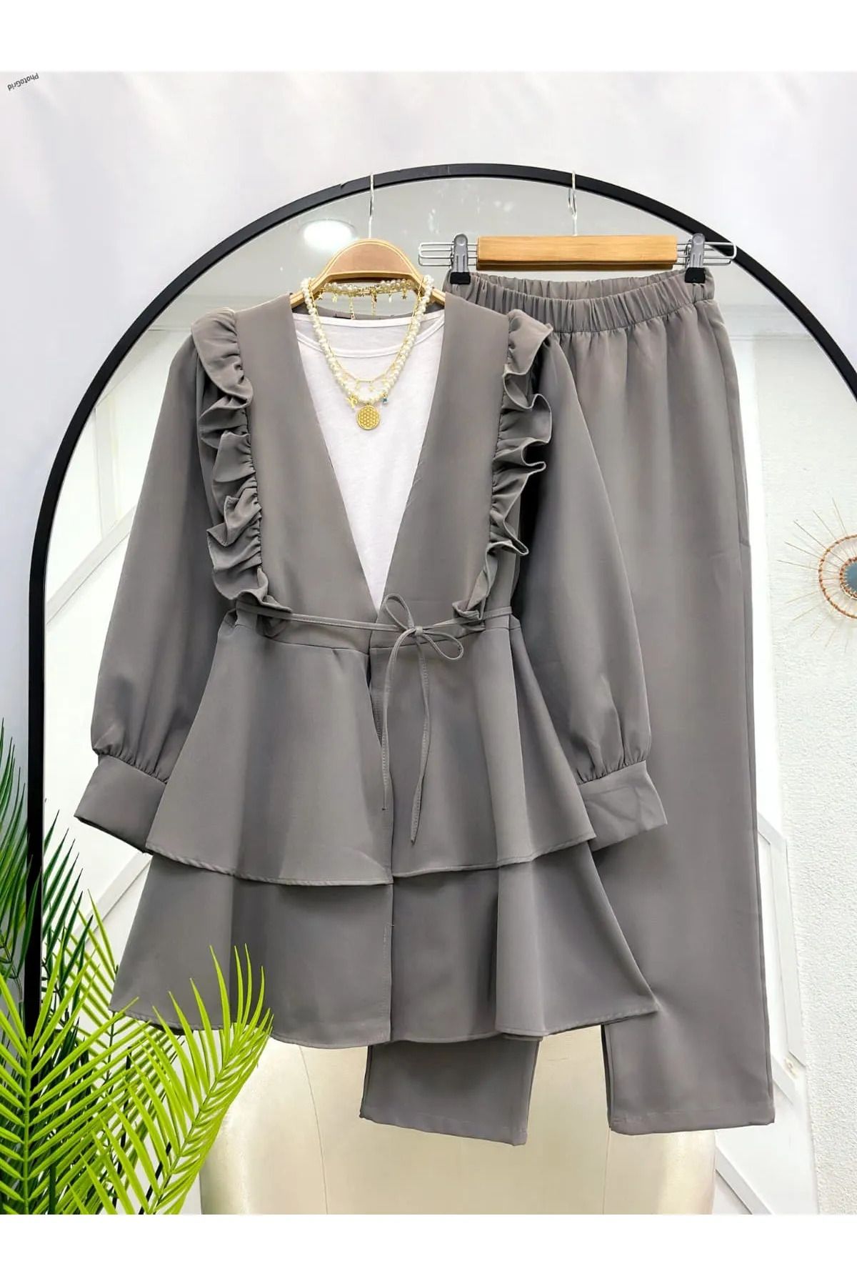 VOLT CLOTHİNG Kadın Nilüfer Fırfırlı Klasik İkili Takım