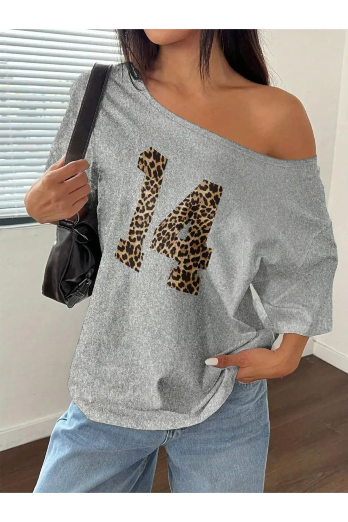 Koklonmoda Kadın Düşük Omuz Kayık Yaka Baskılı T-Shirt