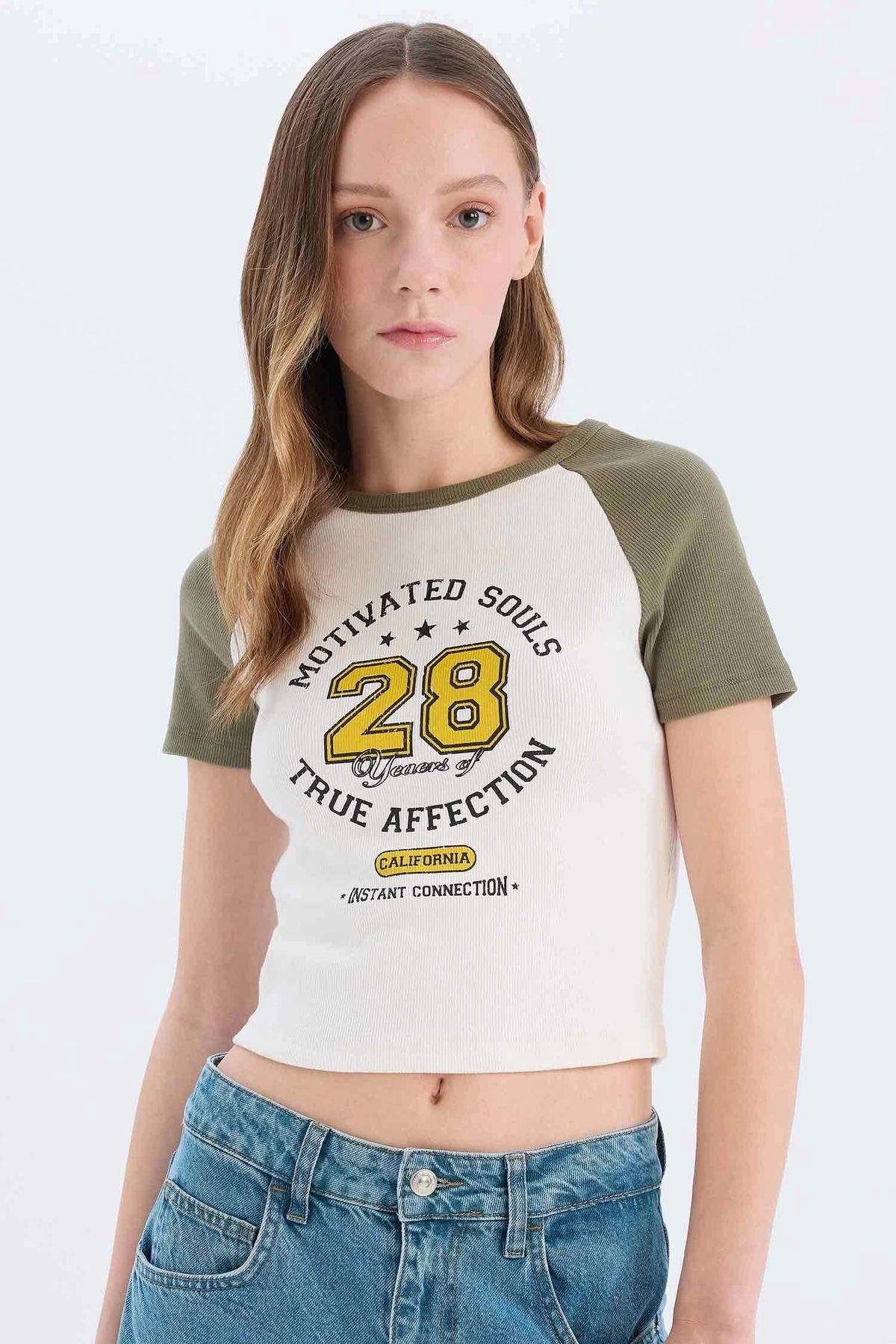 DeFacto E0678 Haki Coool Fitted Bisiklet Yaka Baskılı Fitilli Kaşkorse Kısa Kollu Tişört