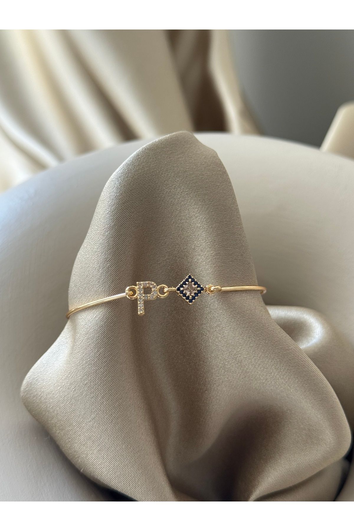Elzeyaaccessory Gold taşlı kaplama P harf bileklik bilezik
