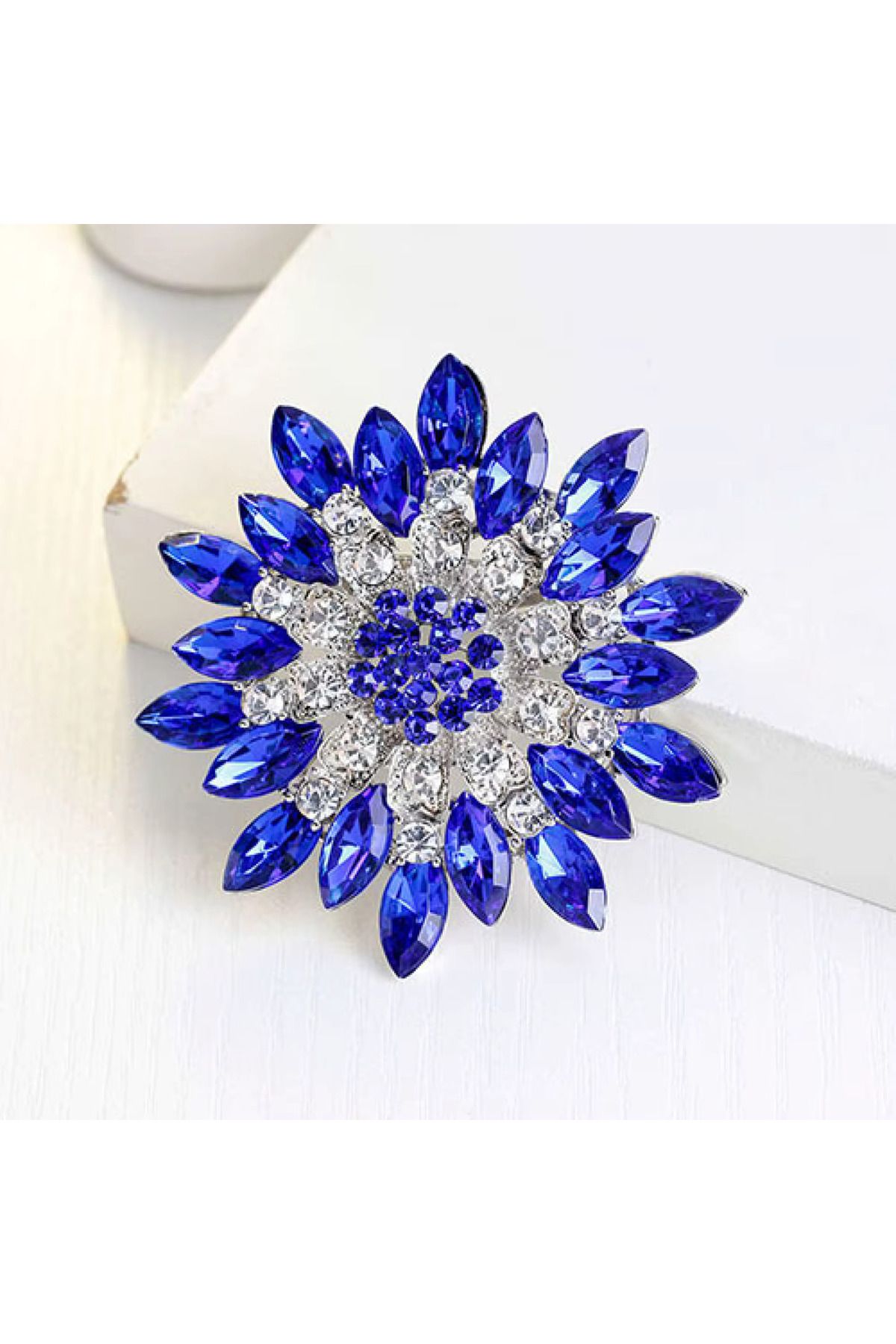 begüm jewelery LACİVERT DAMLA MODEL KRİSTAL TAŞLARDAN OLUŞAN TASARIM BROŞ