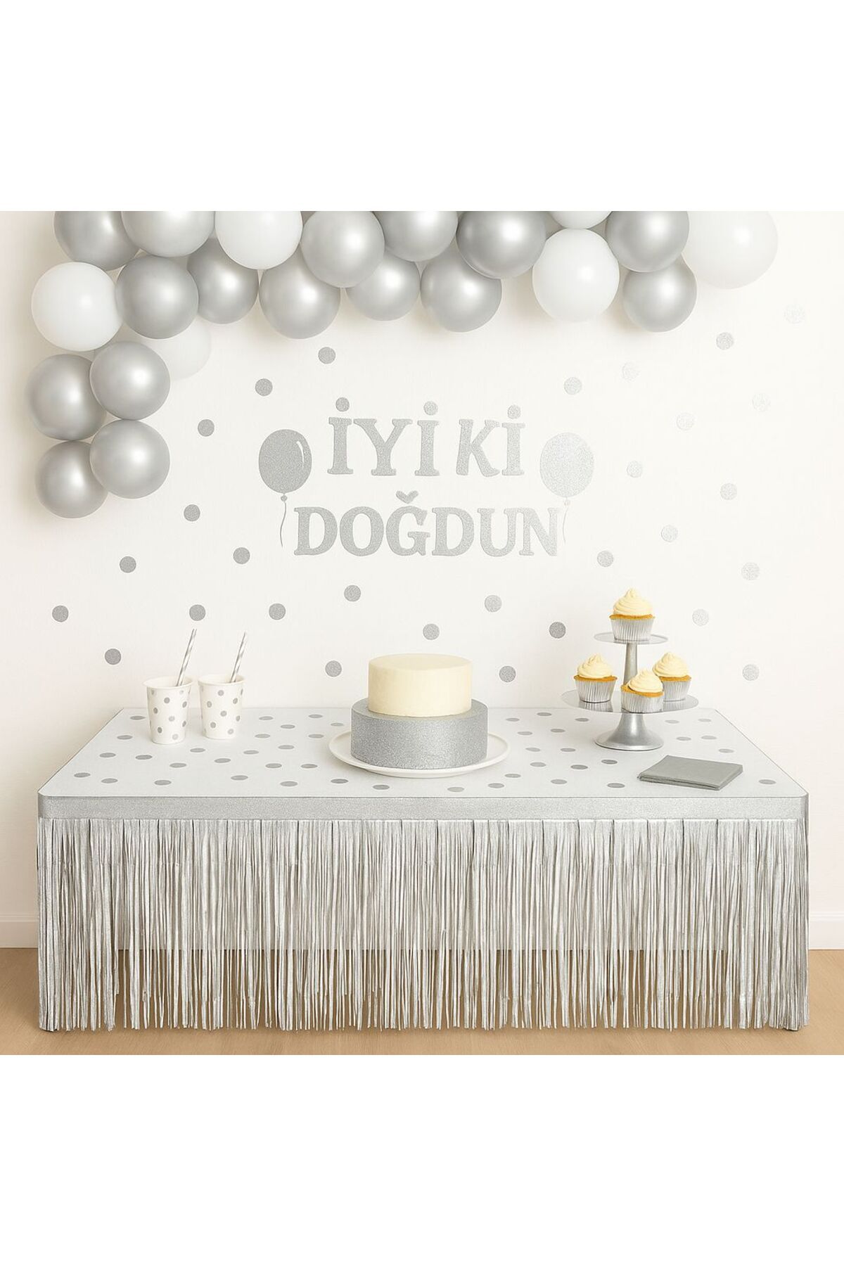 partyrüyası Gümüş Metalize Folyo Işıltılı Püskül Masa Eteği Kendinden Bantlı 75x360 Cm