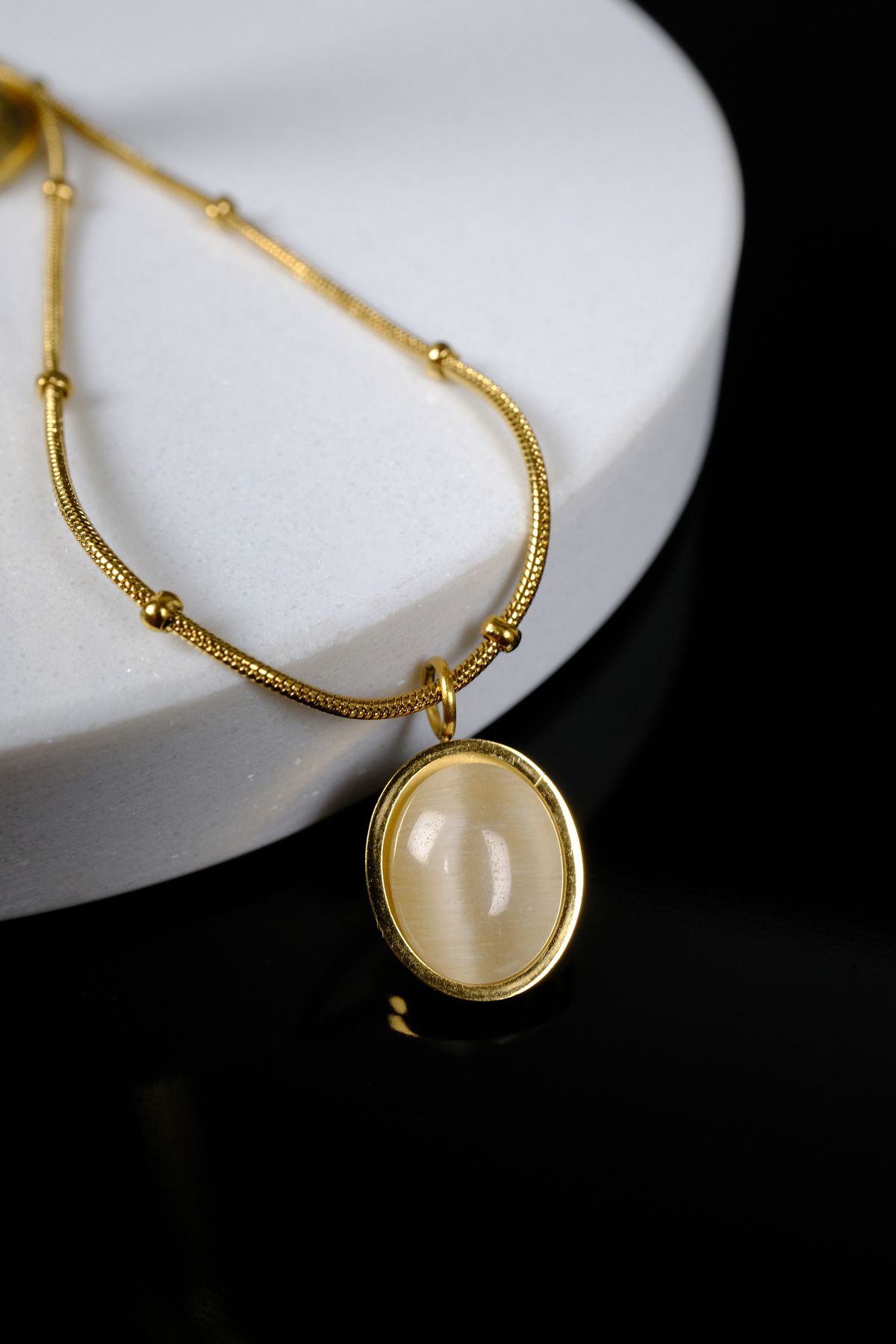Zalifra Minimal Seri, Oval Taş Detaylı, Dorika Zincir, Çelik Kolye