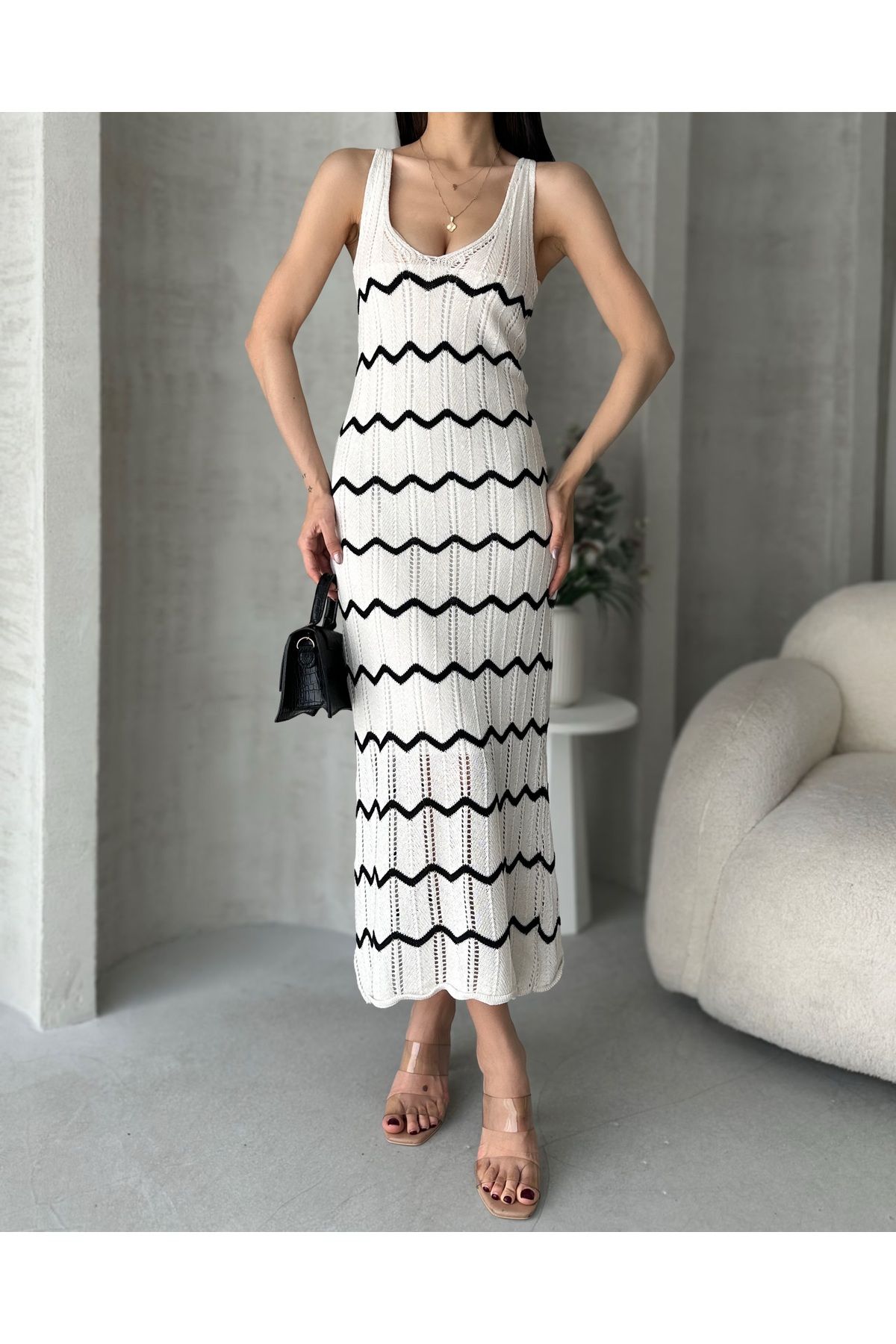 Fav Style Kadın V Yaka Kolsuz Zigzag Detaylı Triko Midi Elbise Ekru