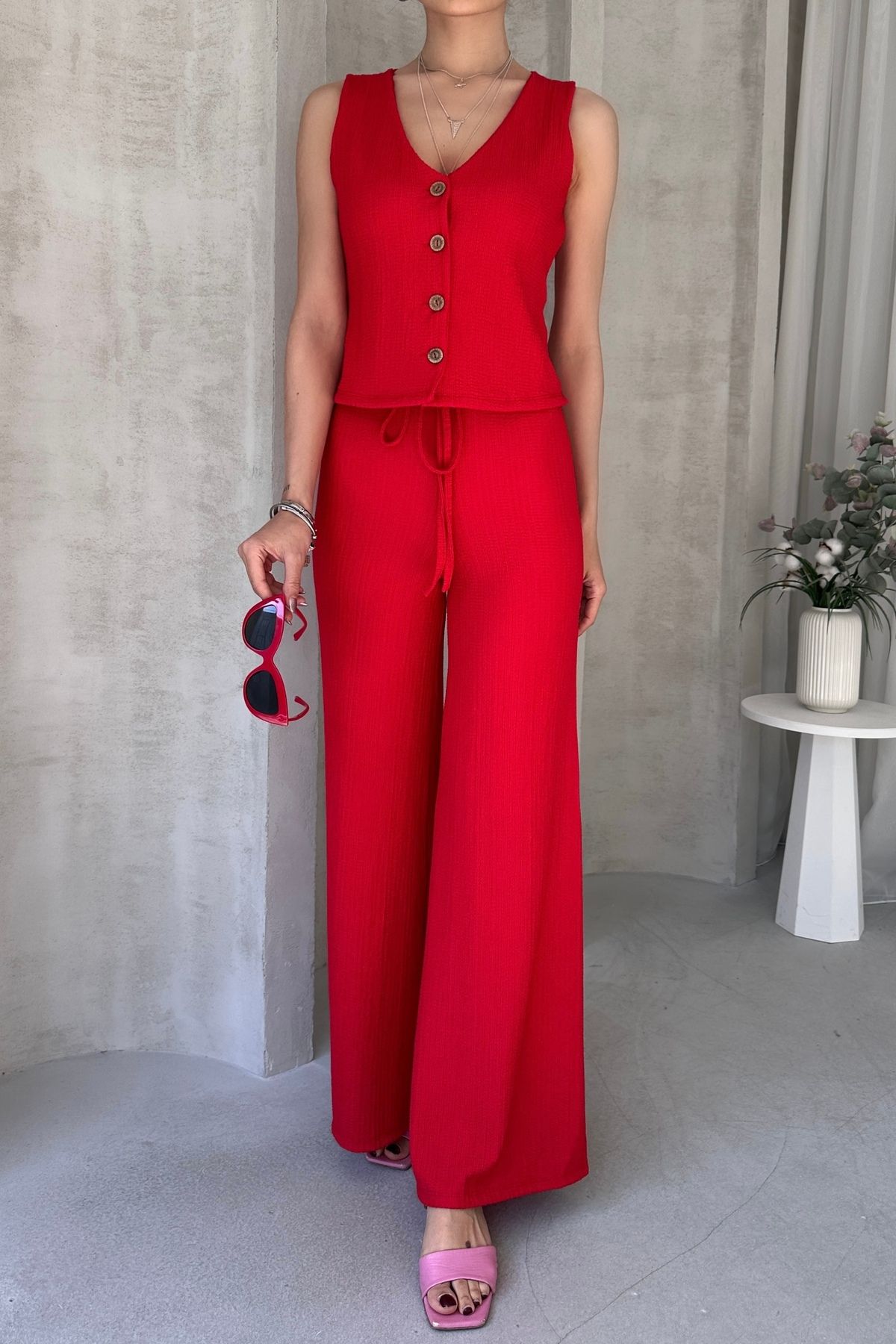 Fav Style Kadın Kolsuz Düğmeli Yelek ve Bol Paça Pantolon Alt-Üst Takım Kırmızı