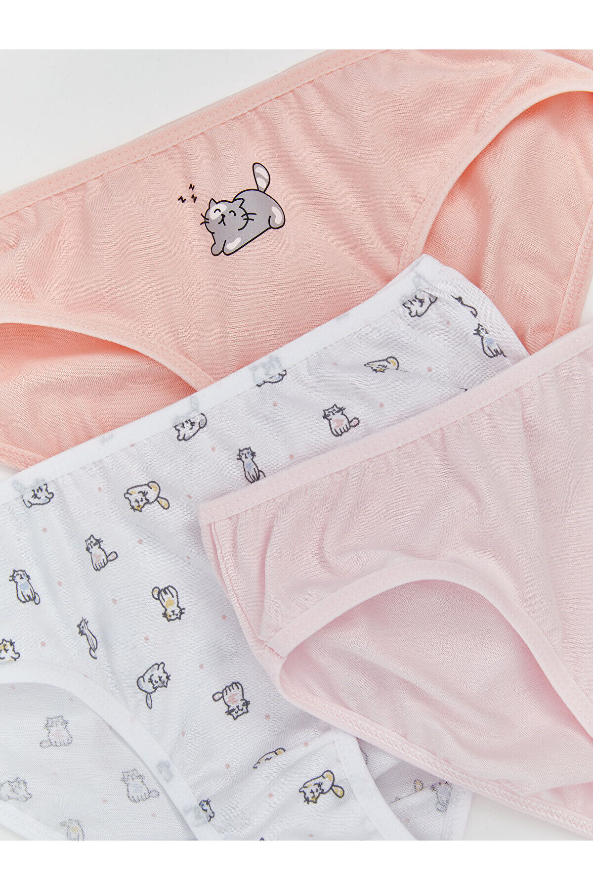 LC Waikiki-Printed Girl's Panties 3-Piece 2