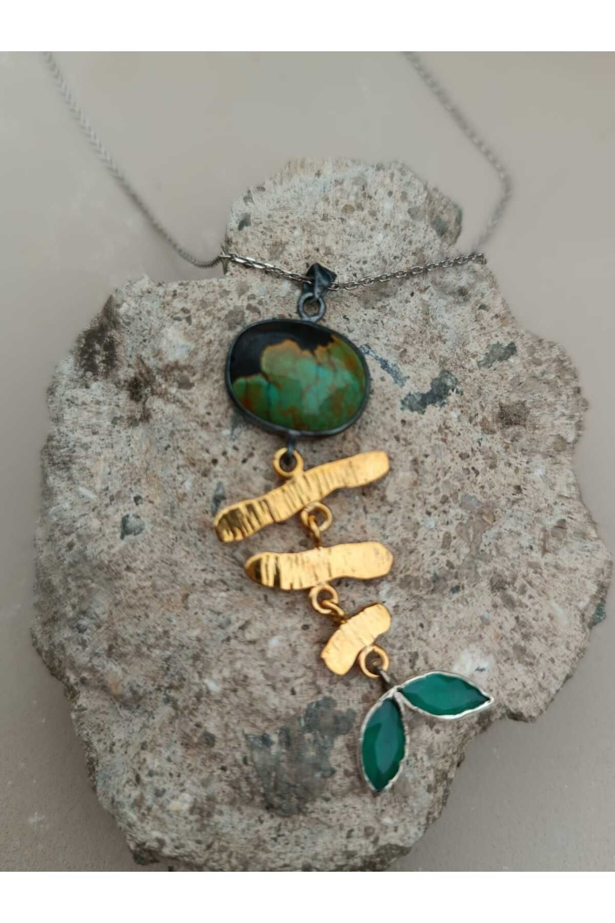 la mia luce valuable stones El işi firuze ve zümrüt taşlı balık kılçığı gümüş kolye