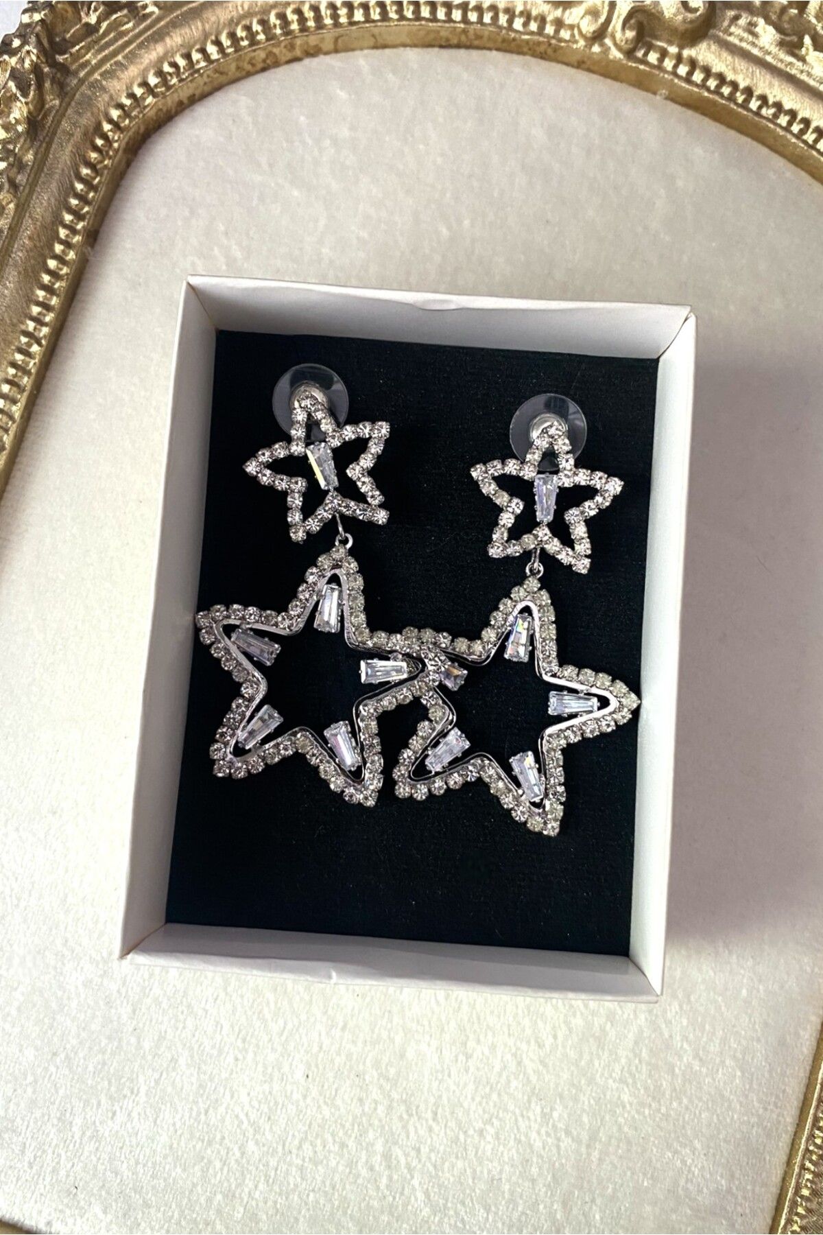Diamara Designs Sallantılı Zirkon Taşlı Kadın Küpe – Altın ve Gümüş Kaplama Abiye Küpe