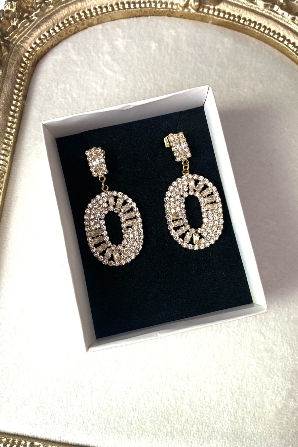 Diamara Designs Sallantılı Zirkon Taşlı Kadın Küpe – Altın ve Gümüş Kaplama Abiye Küpe