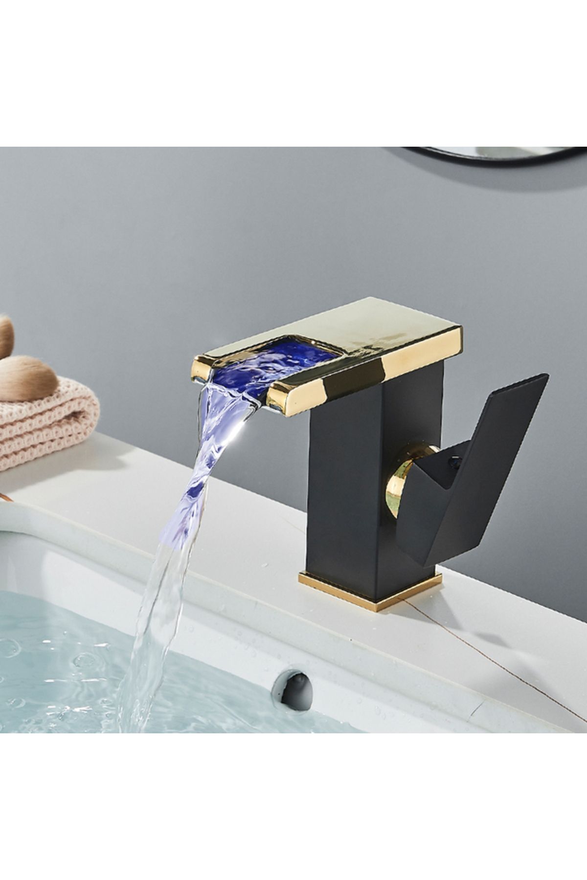 Blackswan Design-Baterie chiuveta baie, Blackswan, Tip M194, negru/ auriu scurt cu pipa cascada si LED, 12.5 cm 3