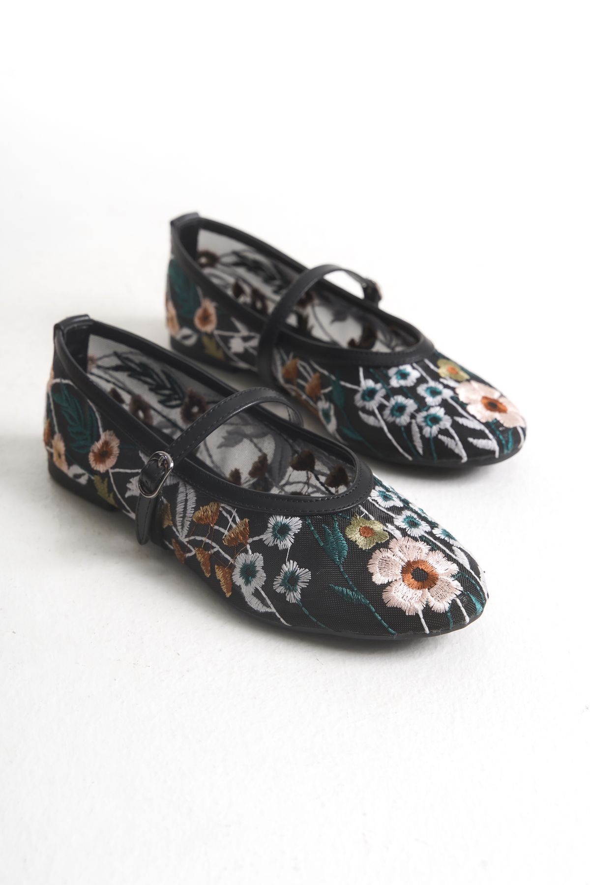Liza Shoes AHU Kadın Çiçek Nakışlı Babet A003-K855