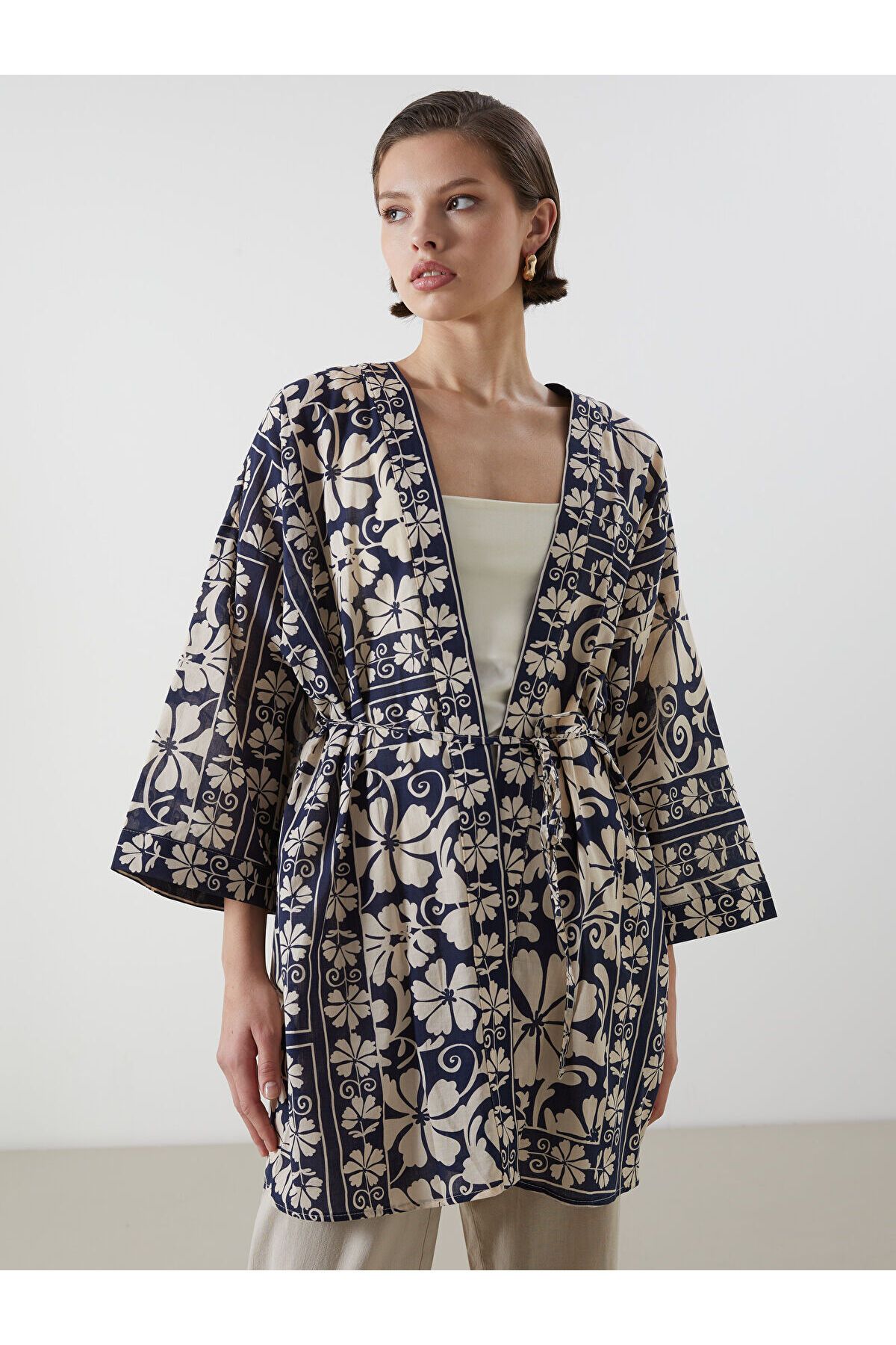 LC Waikiki Şal Yaka Desenli Oversize Kadın Kimono