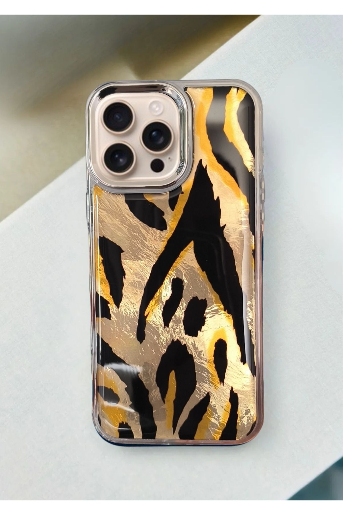 BCASE İphone 16 Pro Leopar Desenli Kılıf