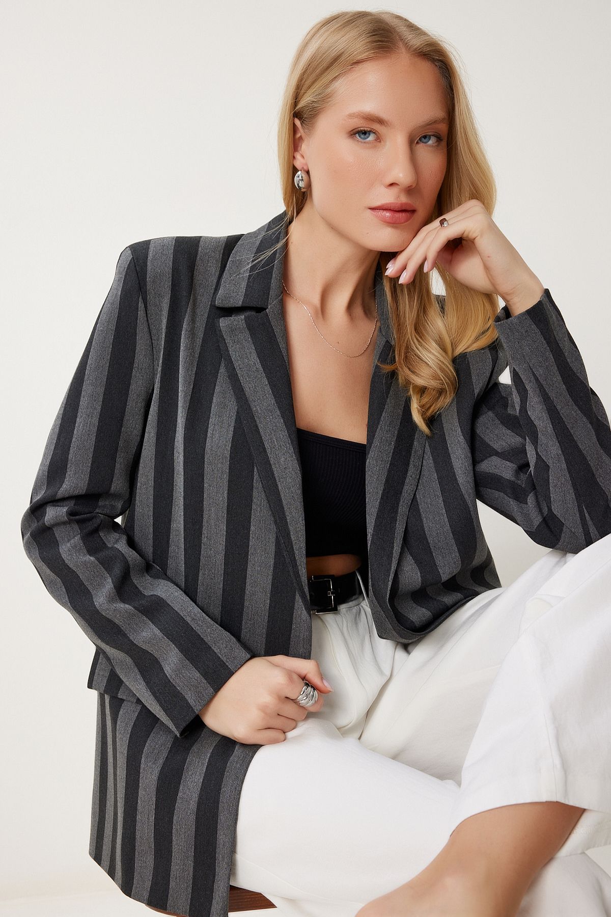 Happiness İstanbul Kadın Gri Çizgili Oversize Mevsimlik Blazer Ceket MX00185