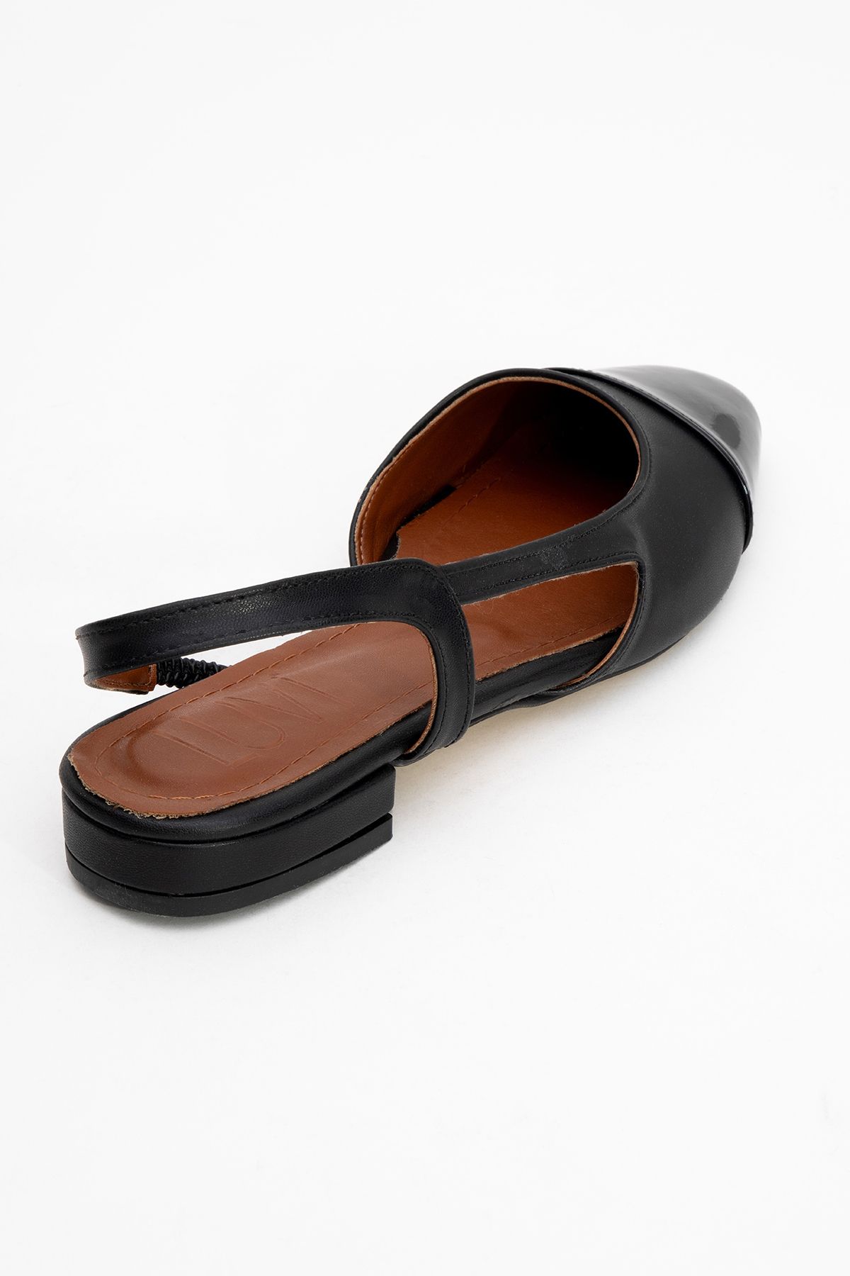 بابیت سیاه زنانه زن پوست Lujo در پشت کفش های صاف و سبک luvishoes