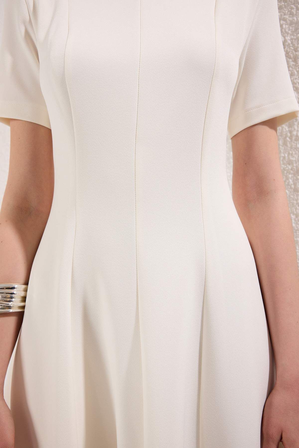 Trendyol Collection-Λευκή φούστα με ανοιχτή μέση φόδρα Midi υφαντό φόρεμα TWOSS25EL00790 3