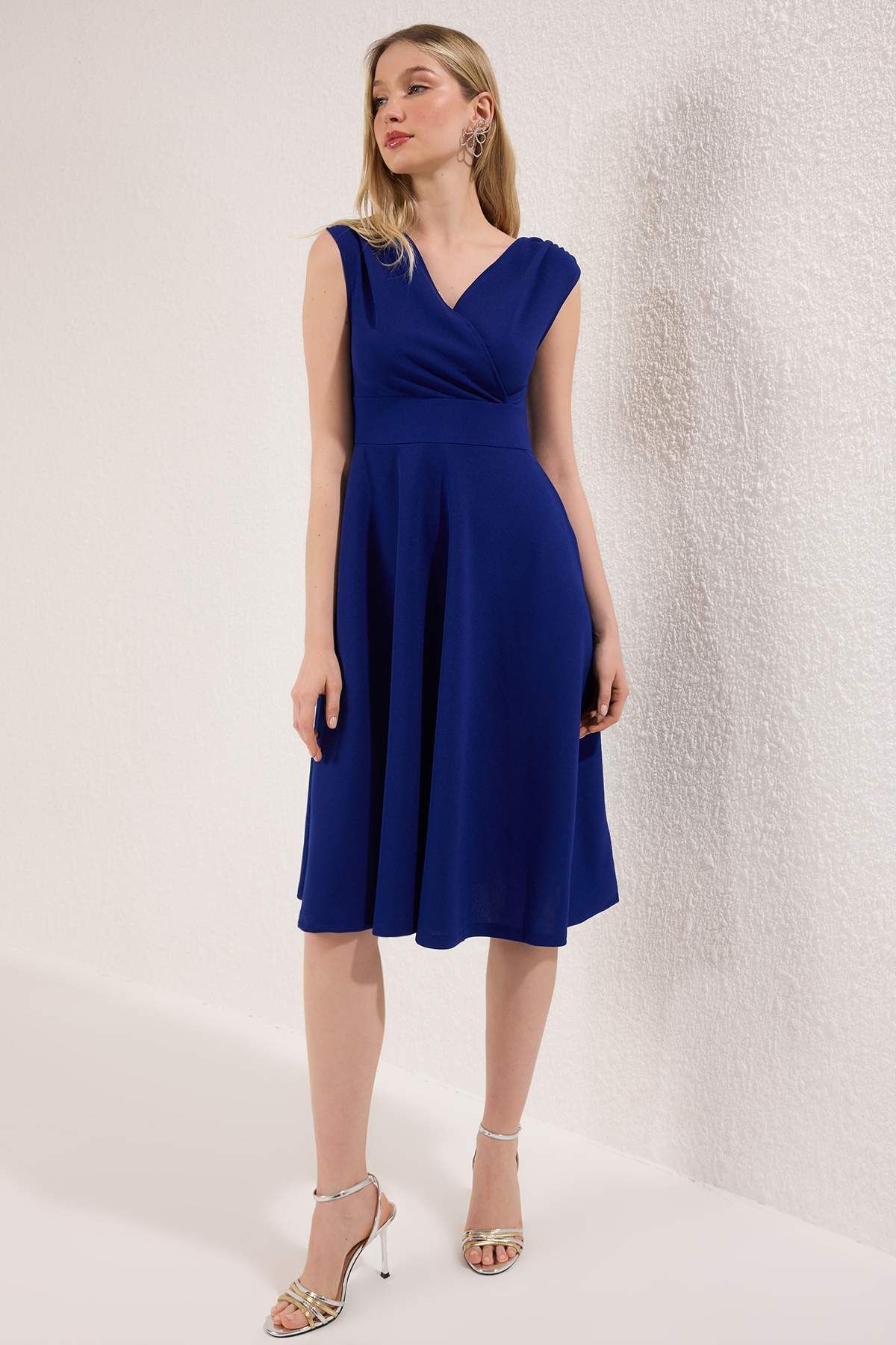 Trendyol Collection-Rochie de seară midi țesută în linie A Saks Rochie de absolvire de noapte TPRAW25EL00183 2