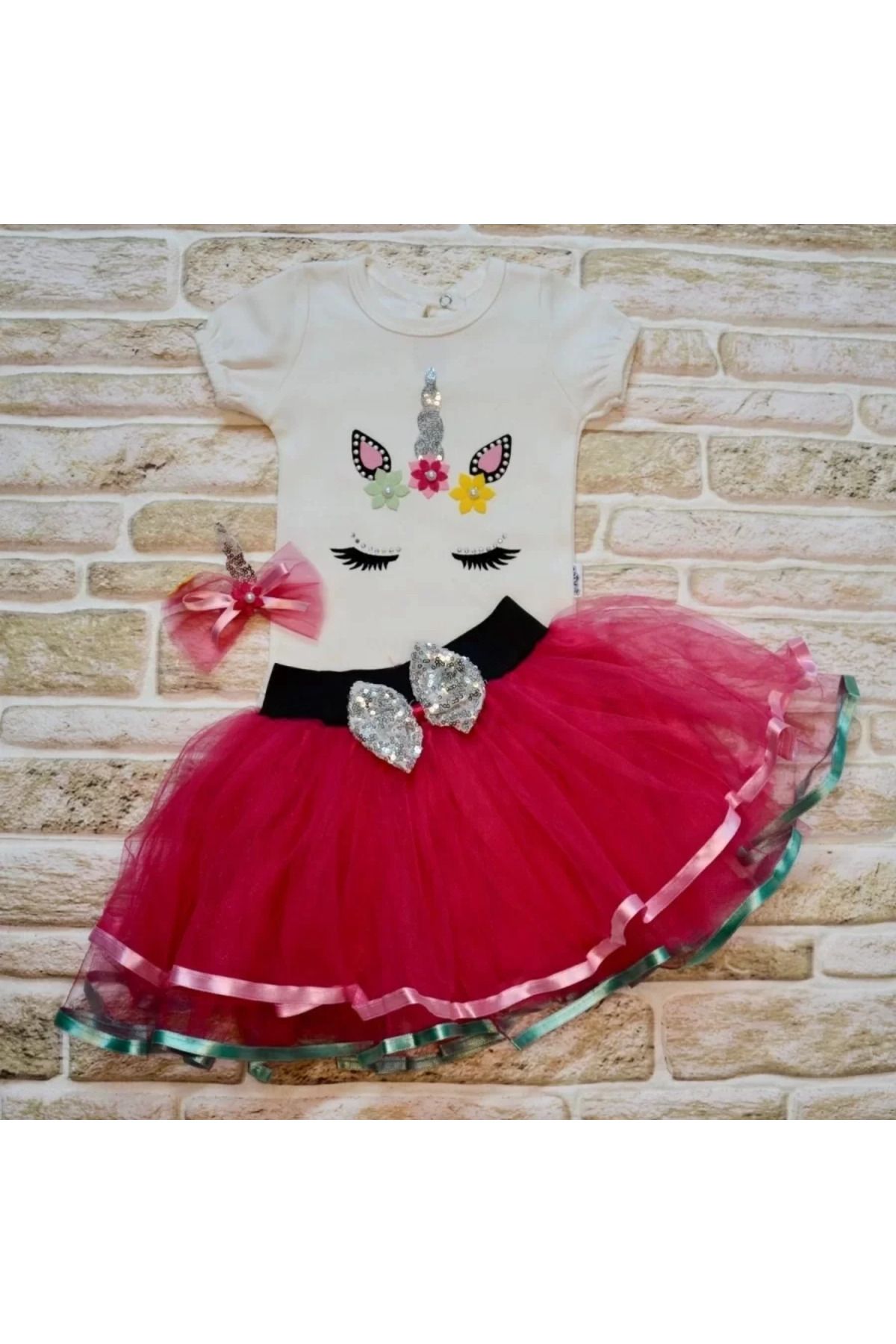 onlinebutik Payetli Pony Nakışlı Tokalı Kısa Kollu Tütü Etek 3lü Kız Bebek Takımı