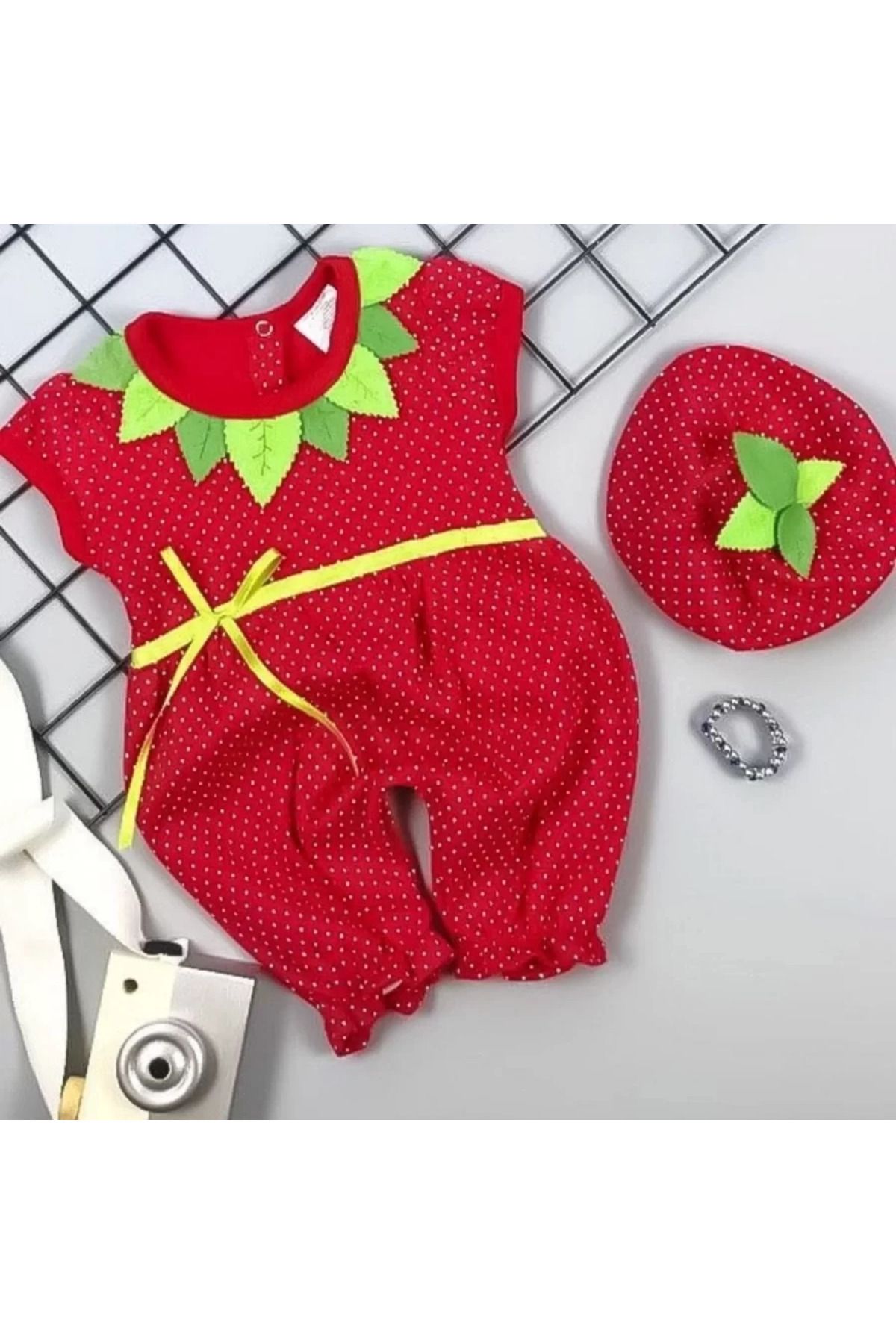 onlinebutik Çilek Bebekler Penye Kumaş Kısa Kollu Kız Erkek Bebek Tulumu Kırmızı
