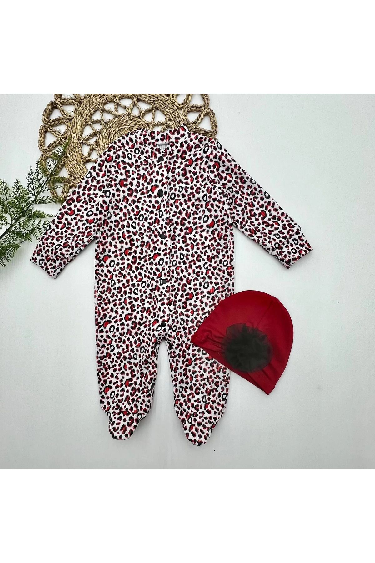 onlinebutik Leopar Baskılı Tam Boy Çıtçıtlı Patikli Güllü Boneli Kız Bebek Tulumu