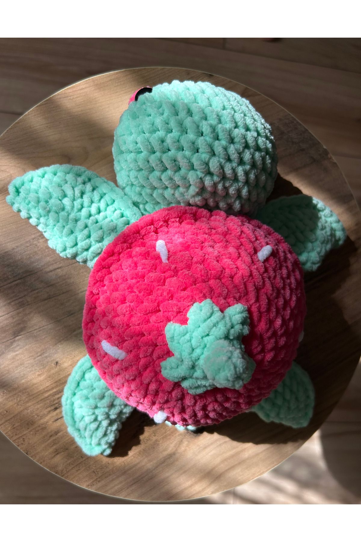 Bloomify El Yapımı Çilek Kabuklu Peluş Kaplumbağa