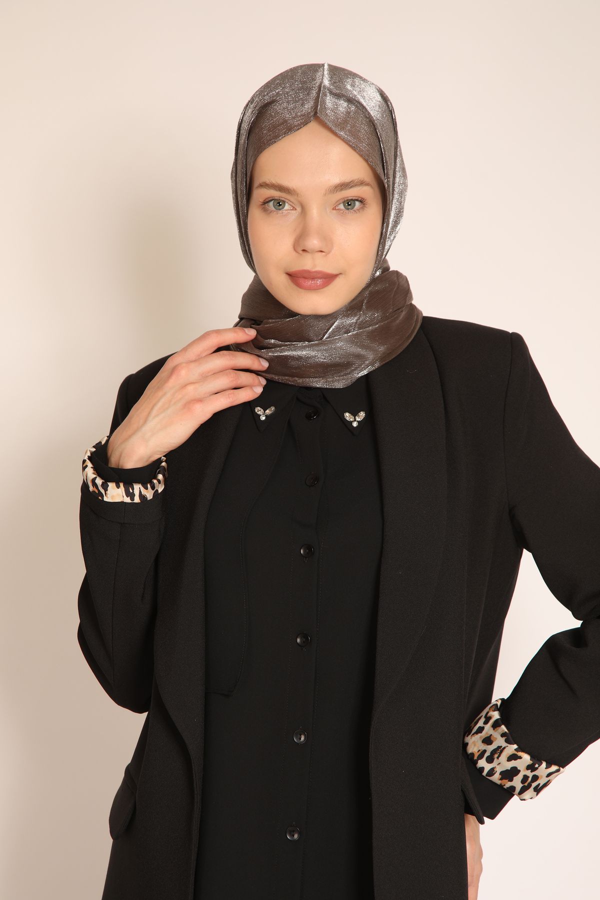 BERCHEM SCARF Akel Naturel Şal – Sıcak Tonlarda Parlak Dokunuş