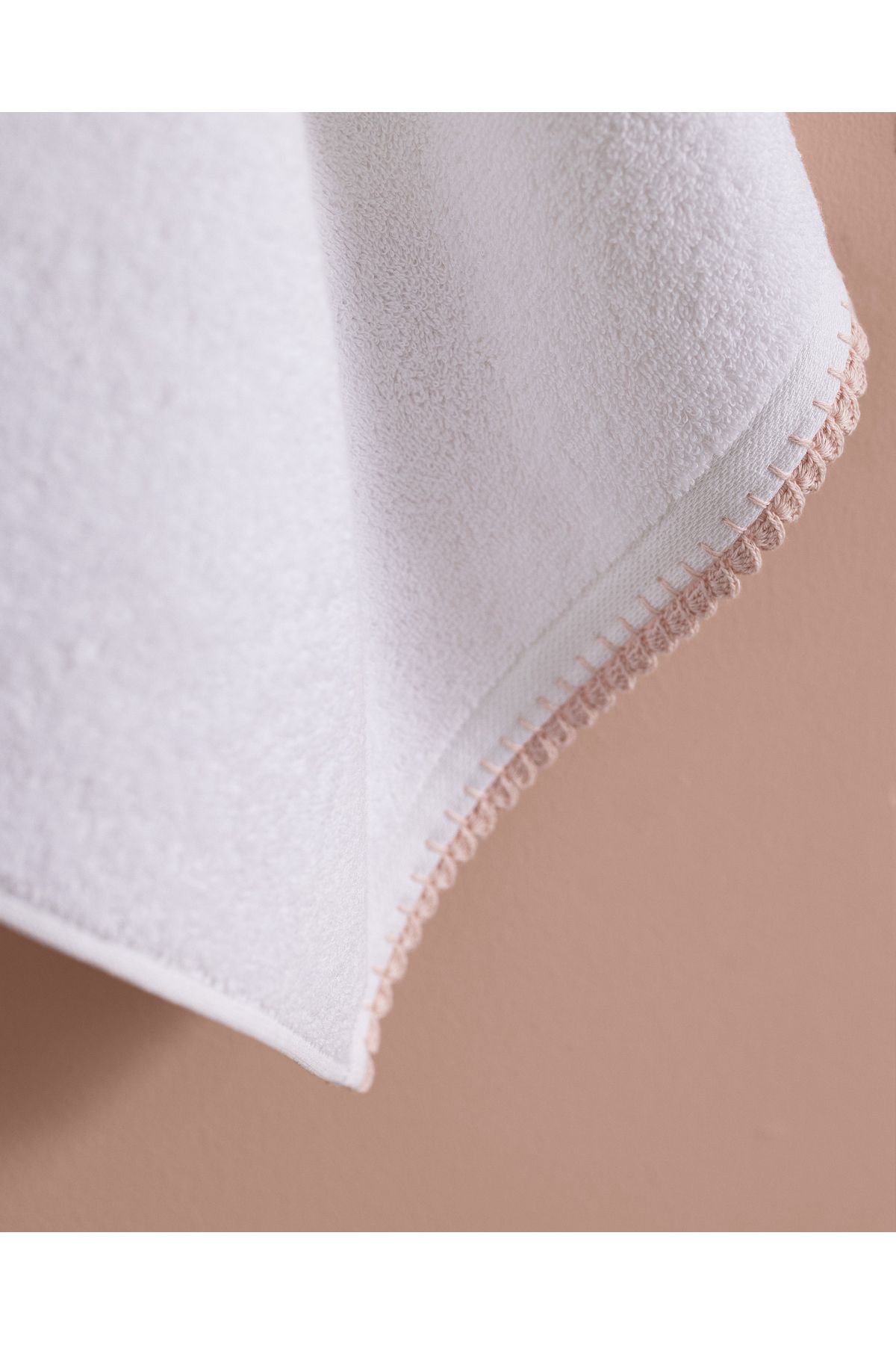 Madame Coco-Camille Crochet 100% Cotton Face Towel - White/Powder - 50X70 cm 3