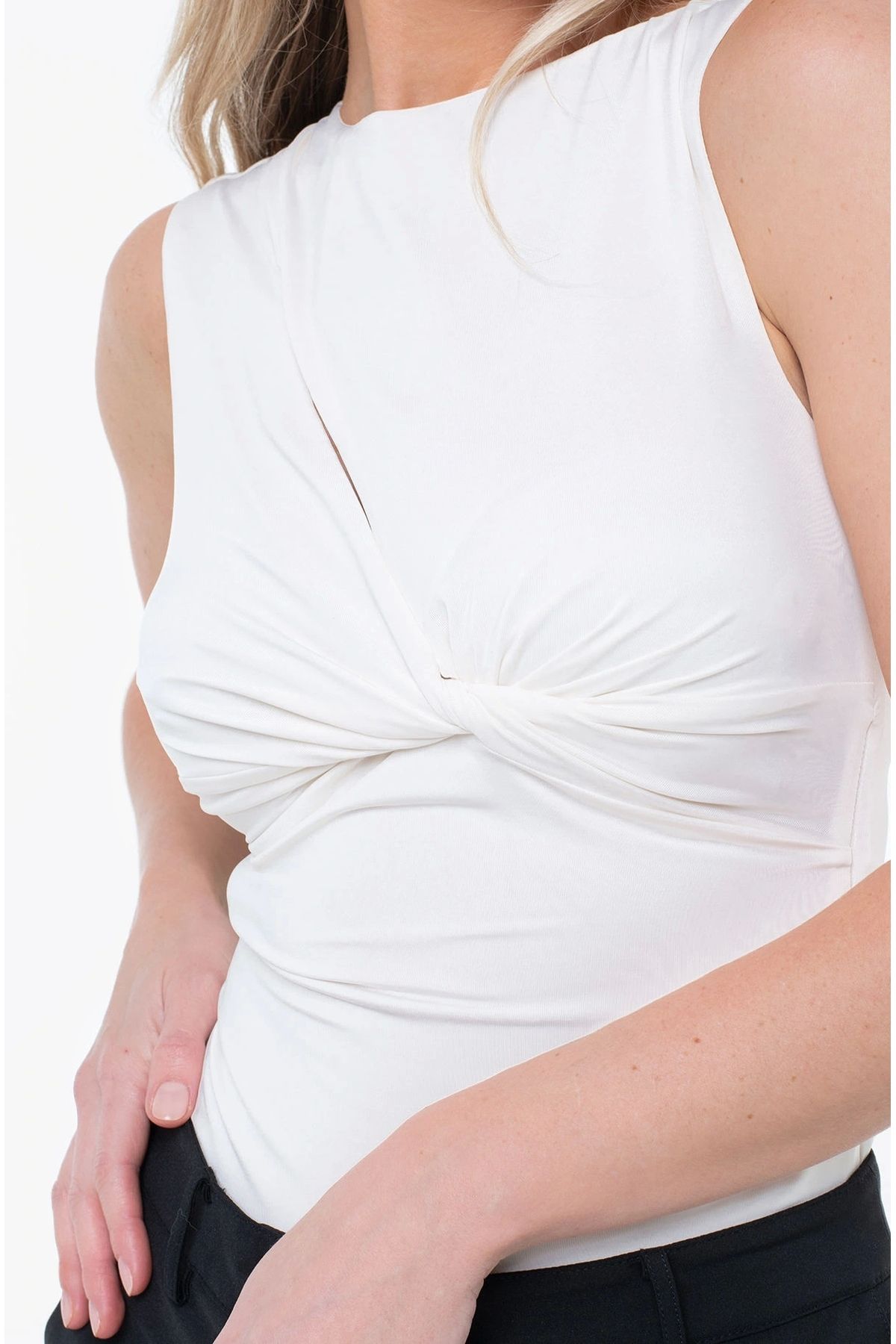 Guess Alva Knot Top Kadın Krem Bluz 5GGP056259A-G053