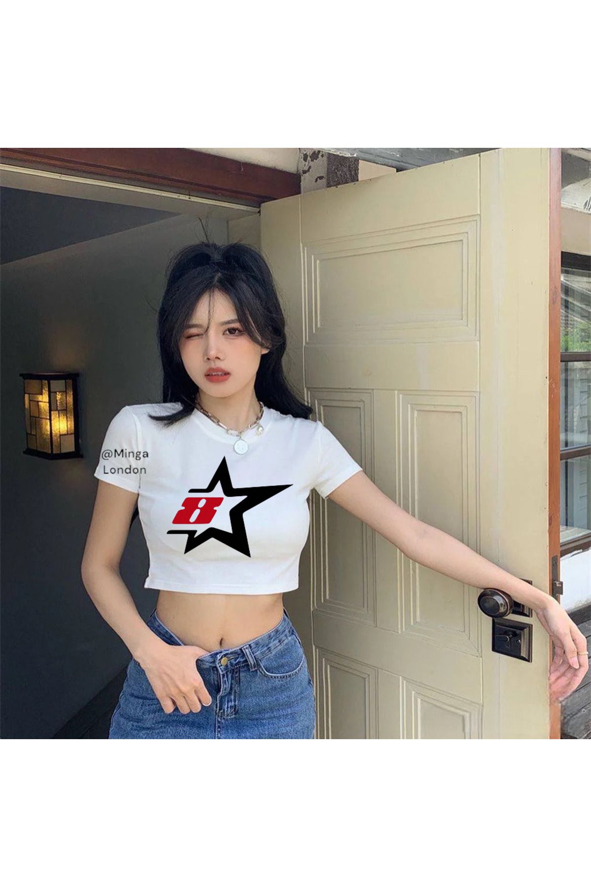 Minga London Beyaz 8 Star Racer Baskılı Crop Bluz -Ghostella
