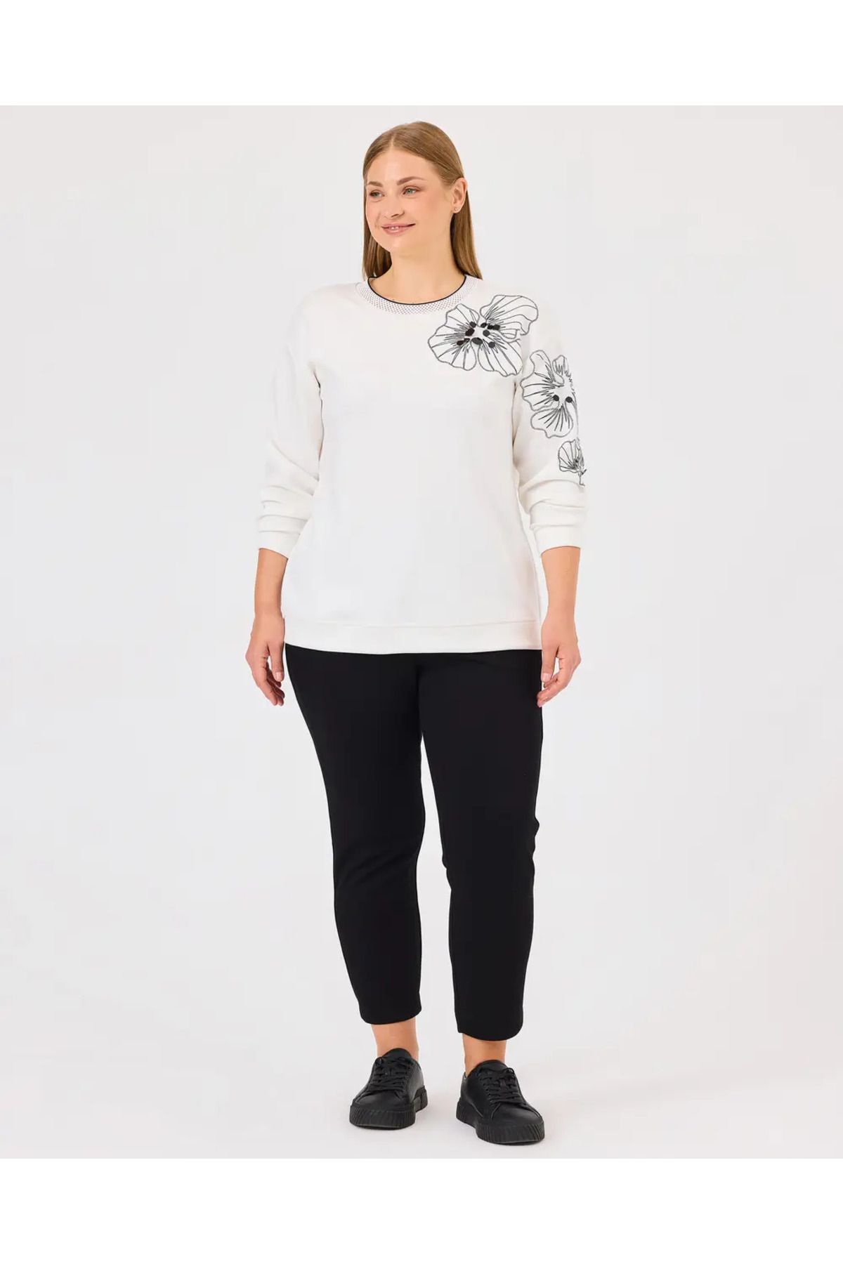 Gala-Xi Kadın Büyük Beden Sıfır Yaka İşlemeli Sweatshirt 10002422314001