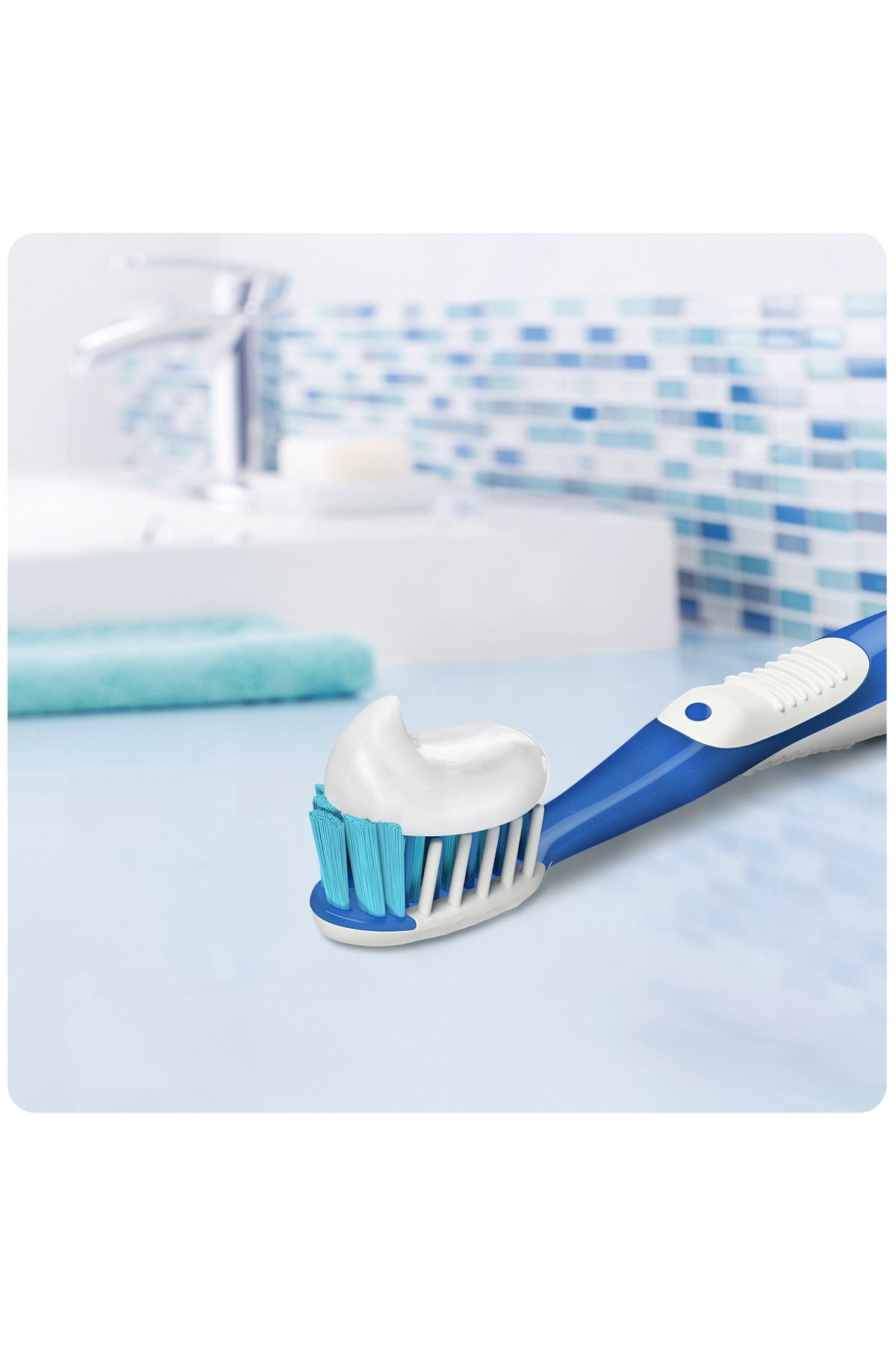 CREST-3d White Toothpaste Whitening Sensitive 75 ml | Gentle Whitening For Sensitive Teeth 4