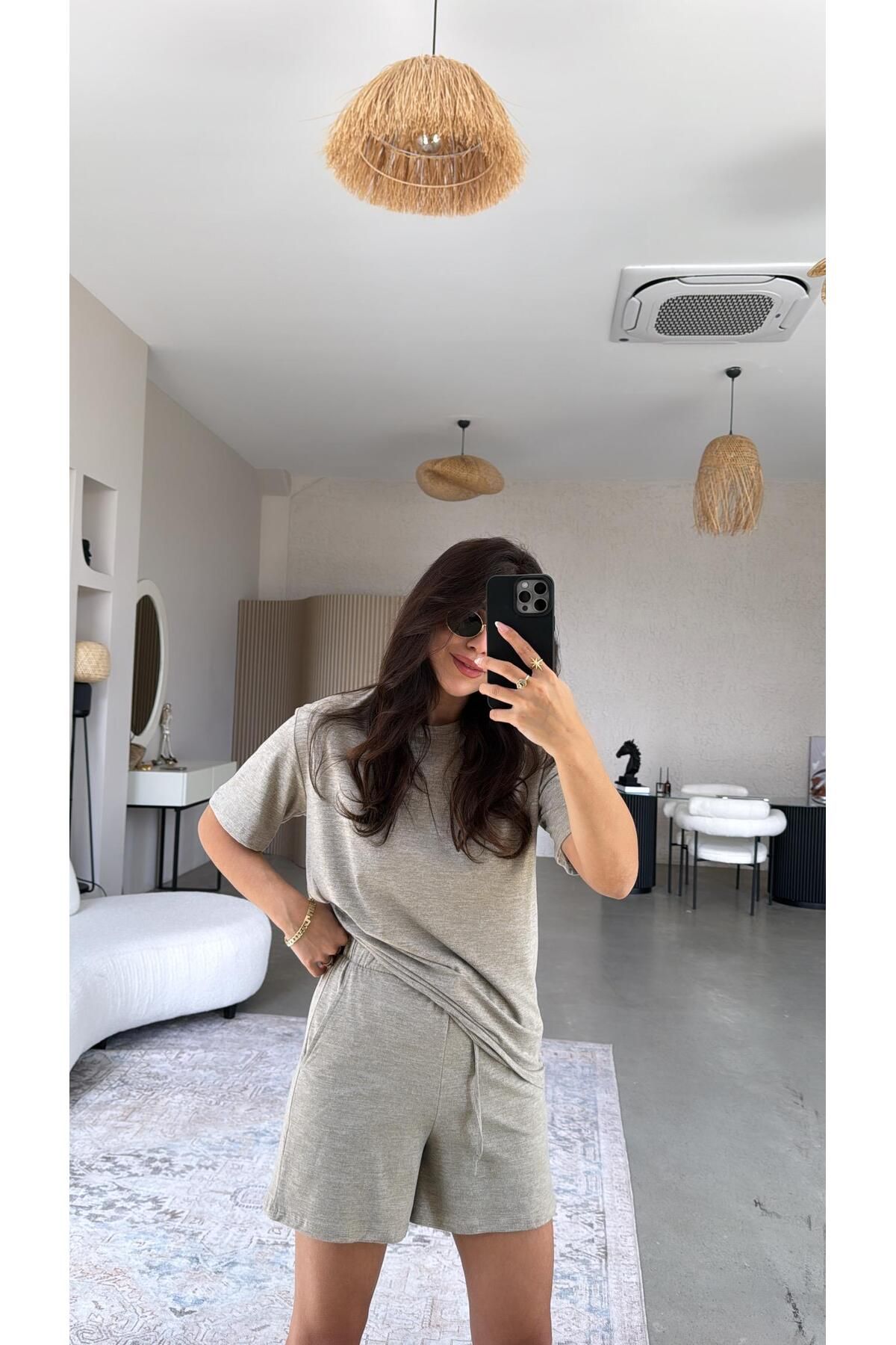 Buket Teke Bej Kırçıllı Şort Tshirt Basic Takım