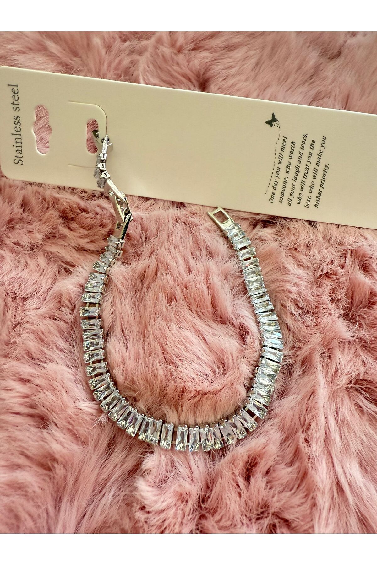 Butik Baguette Taşlı Çelik Bileklik - Sade Şıklığın Ta Kendisi”