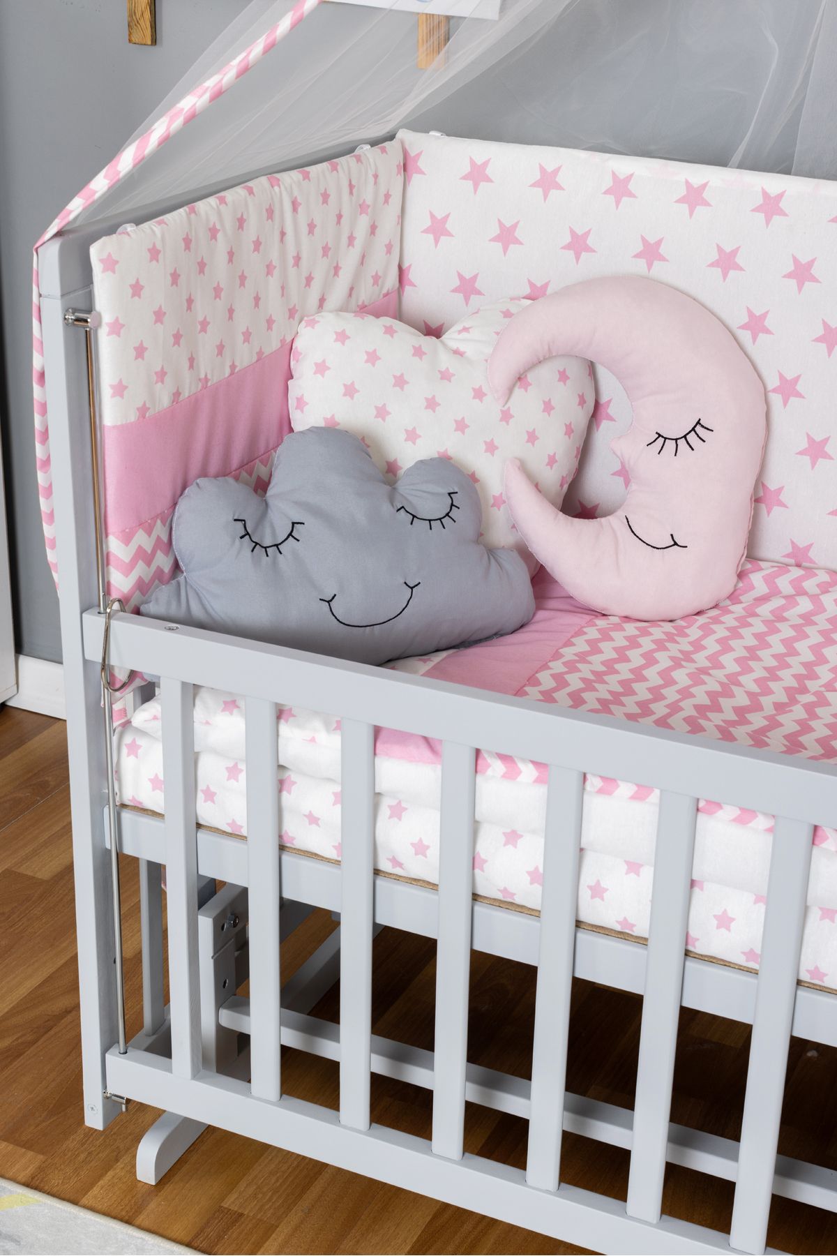 Carino Wins Ahşap Beşik Anne Yanı Yeni Doğan Asya Gri Bebek Beşiği PEMPE YILDIZ UYKU SETLİ