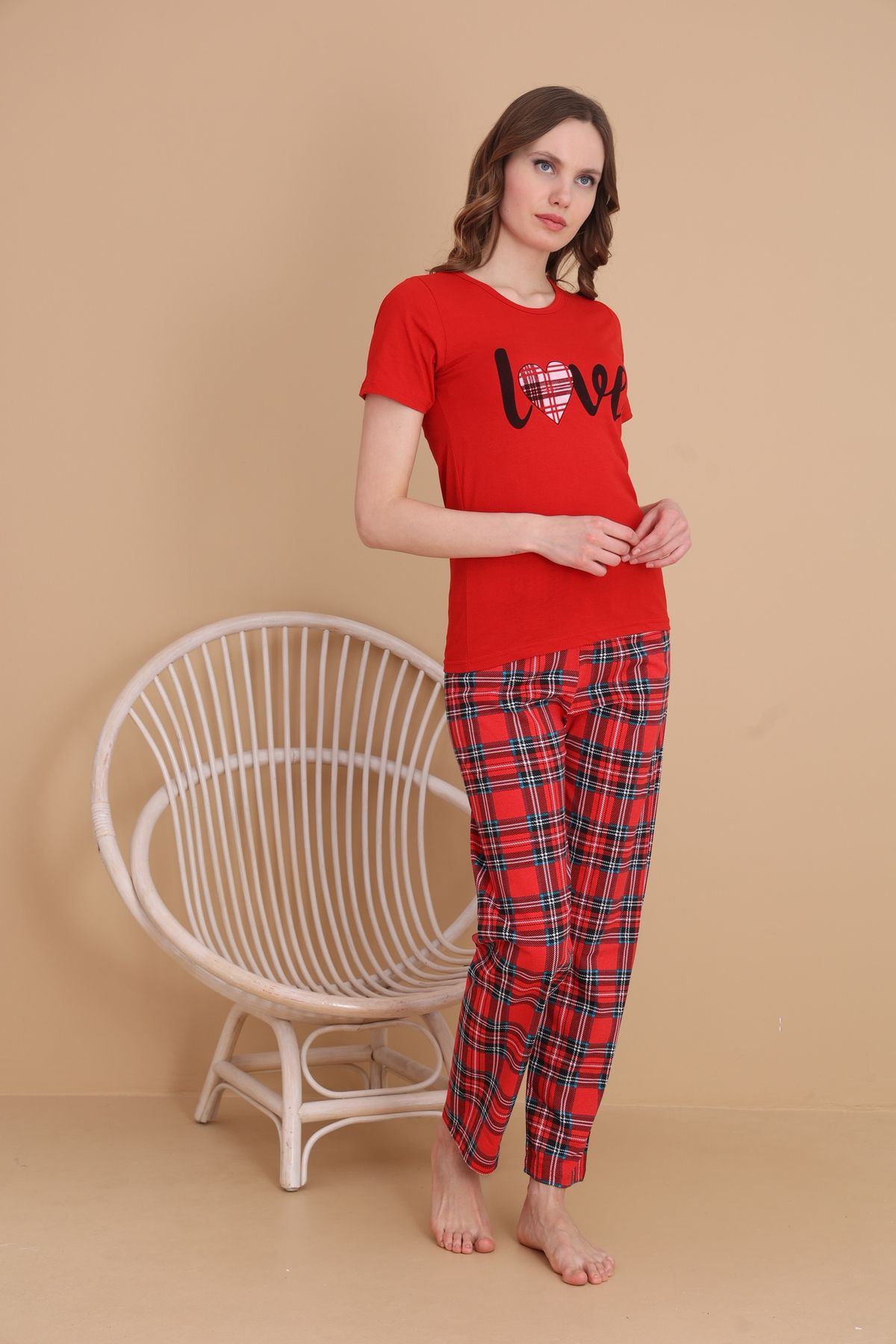 Mira Homewear Love Baskı Detaylı, Altı Ekoseli Kısa Kol Kadın Pijama Takımı MR007
