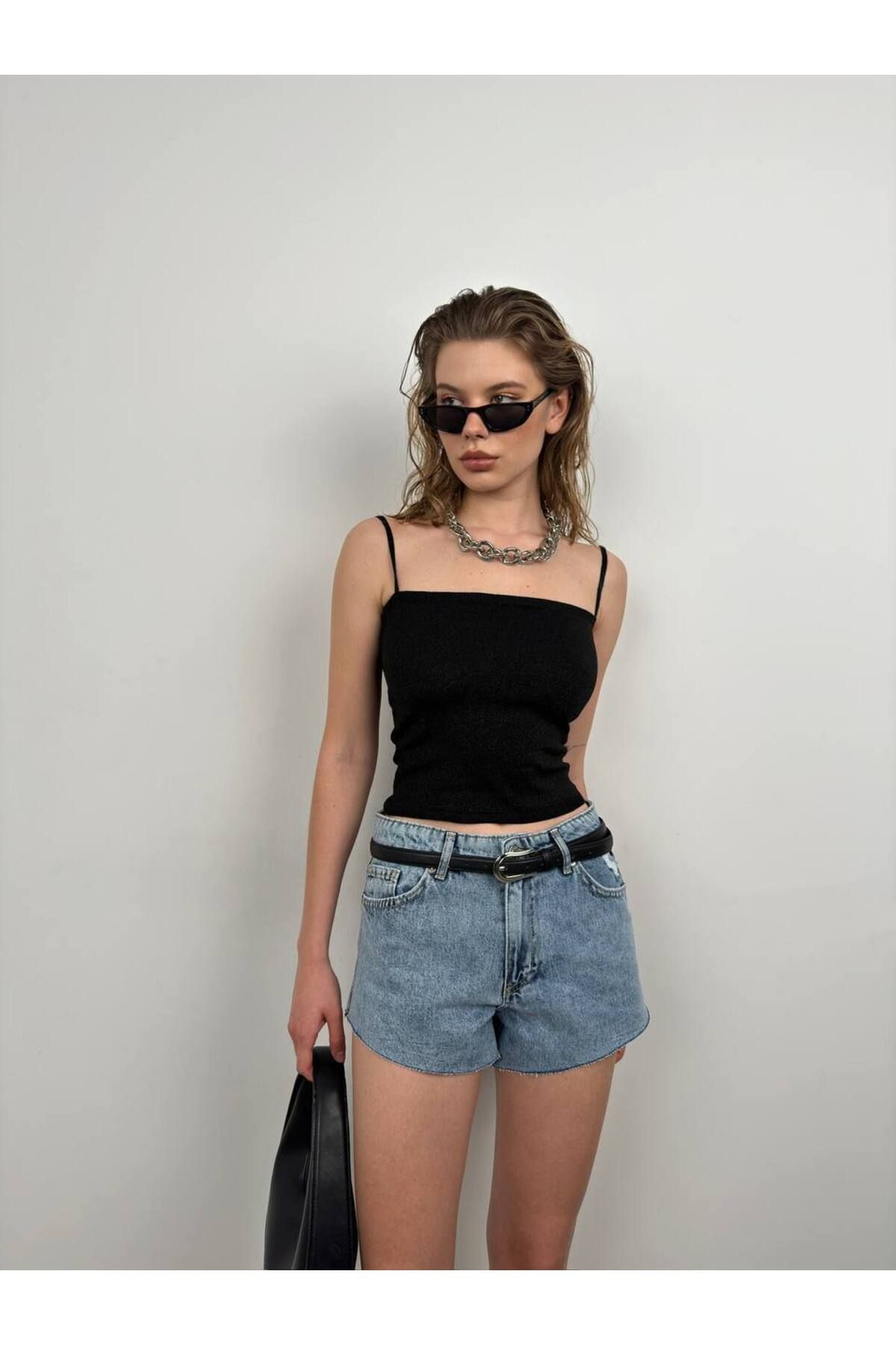 vuvutasarım Yeni Sezon Askı Detaylı Parlak Sırtı Açık Crop Kadın Triko Bluz 24s15041