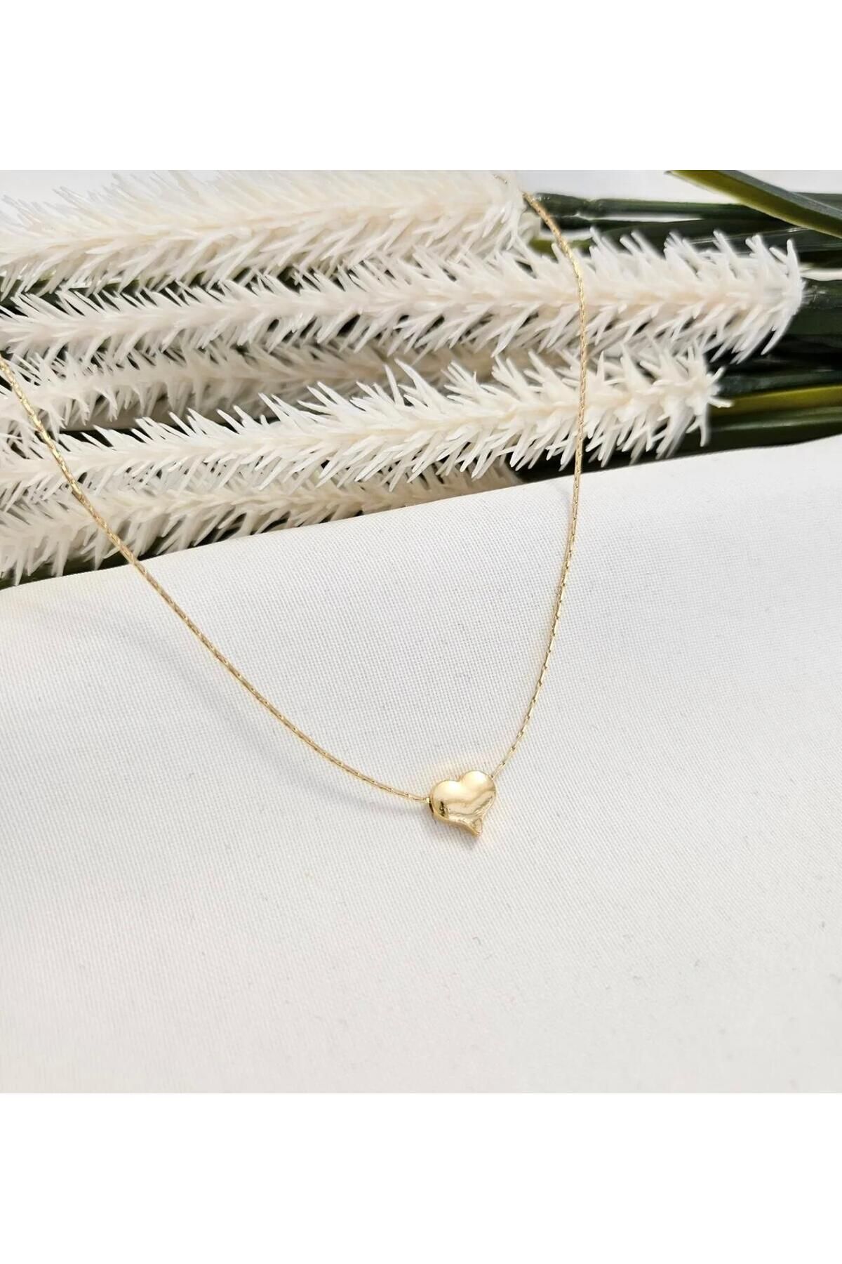 Butik Minimal Kalp Model Çelik Altın Renk Zarif Kolye
