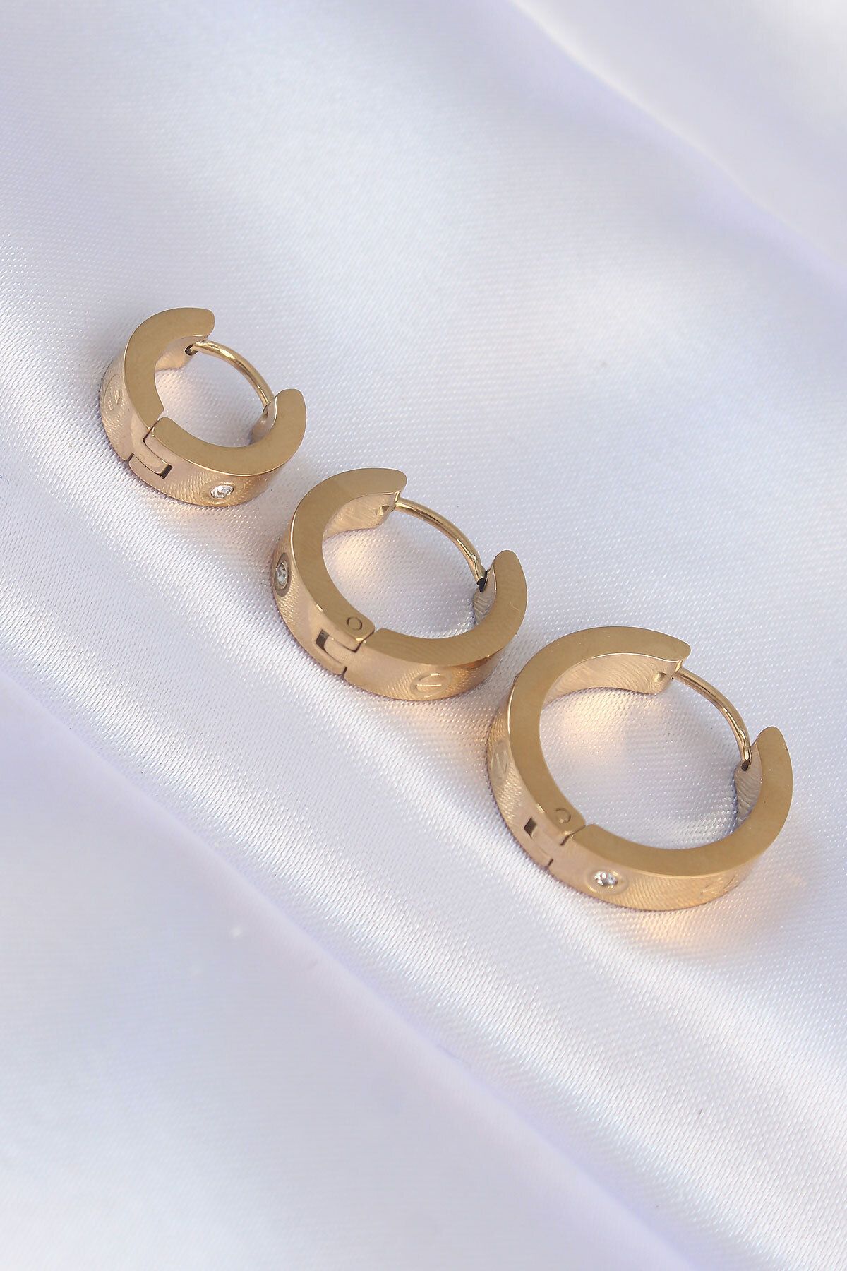 melfxxl eticaret 316L Çelik Gold Renk Zirkon Taşlı Model 3lü Halka Küpe - Lisinya