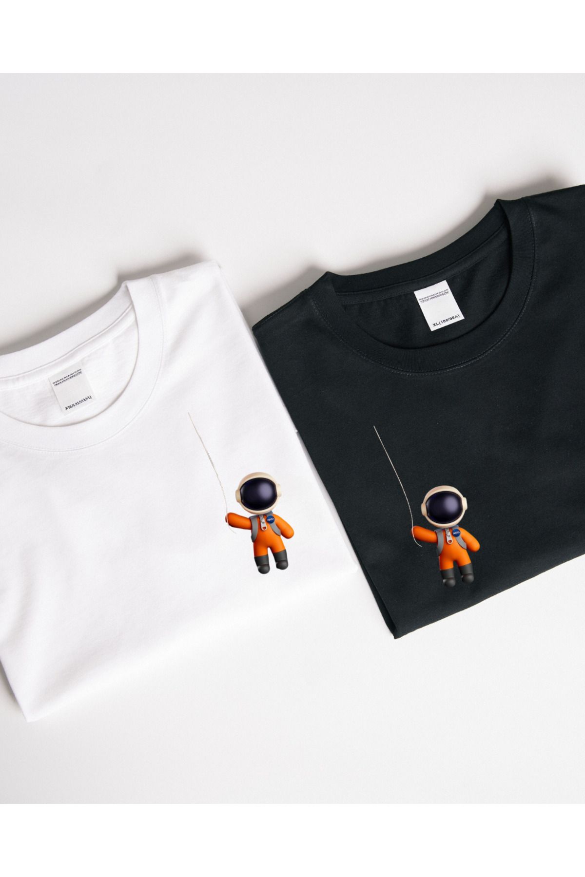 Ebiidesign İp Tutan Astronot Tasarımlı Baskılı T-Shirt